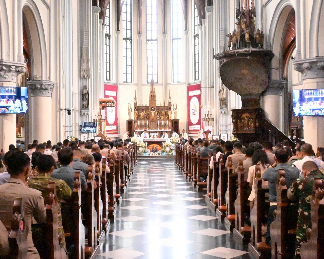 Umat Katolik Kodau I Hadiri Misa Kudus Hari Pahlawan, OCI Doakan TNI-Polri