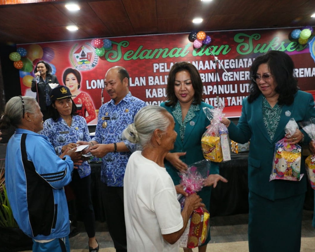 Bupati Taput Hadiri Lomba Bulan Balita dan BGMR Tahun 2019