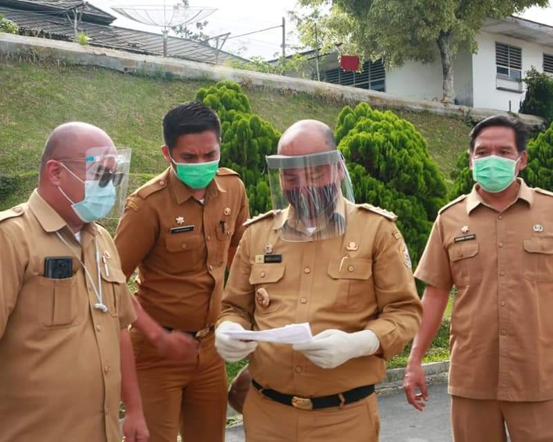 Penanganan Baik, Bupati Taput Kembali Lepas 12 Pasien Sembuh Terkonfirmasi Covid-19
