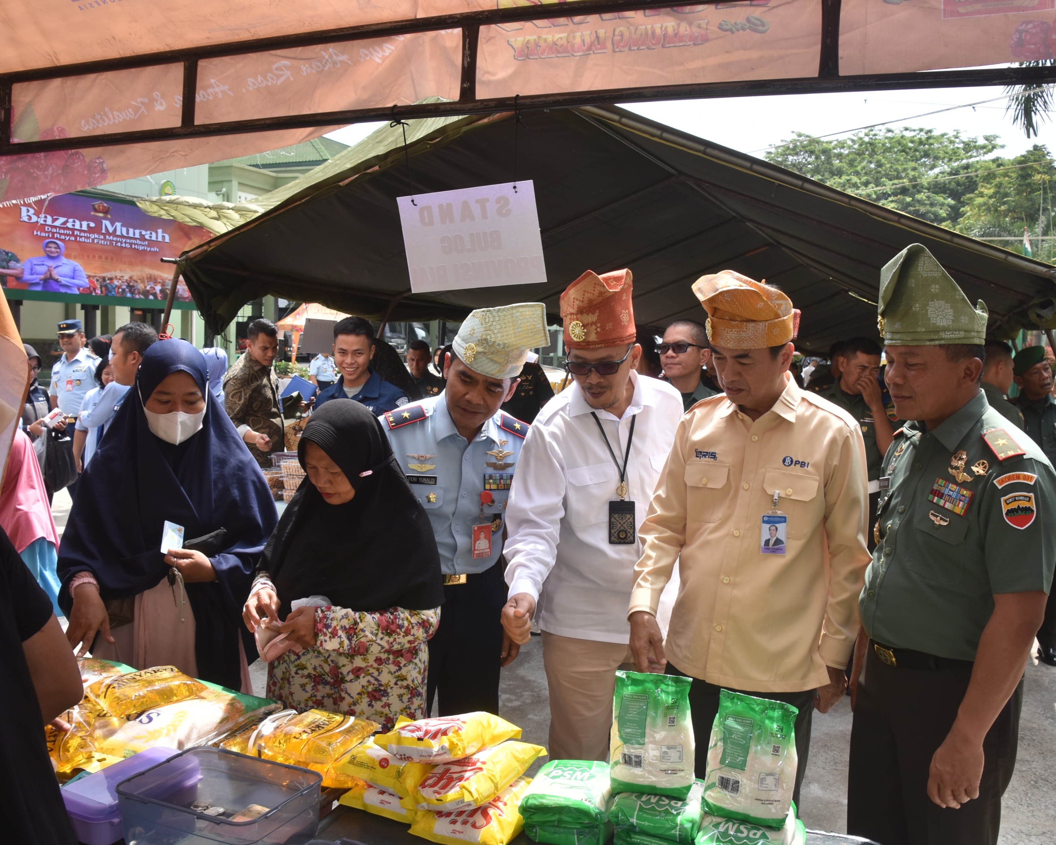 Sambut Hari Raya Idul Fitri 1446 H, Korem 031/WB Gelar Bazar Ramadhan Murah