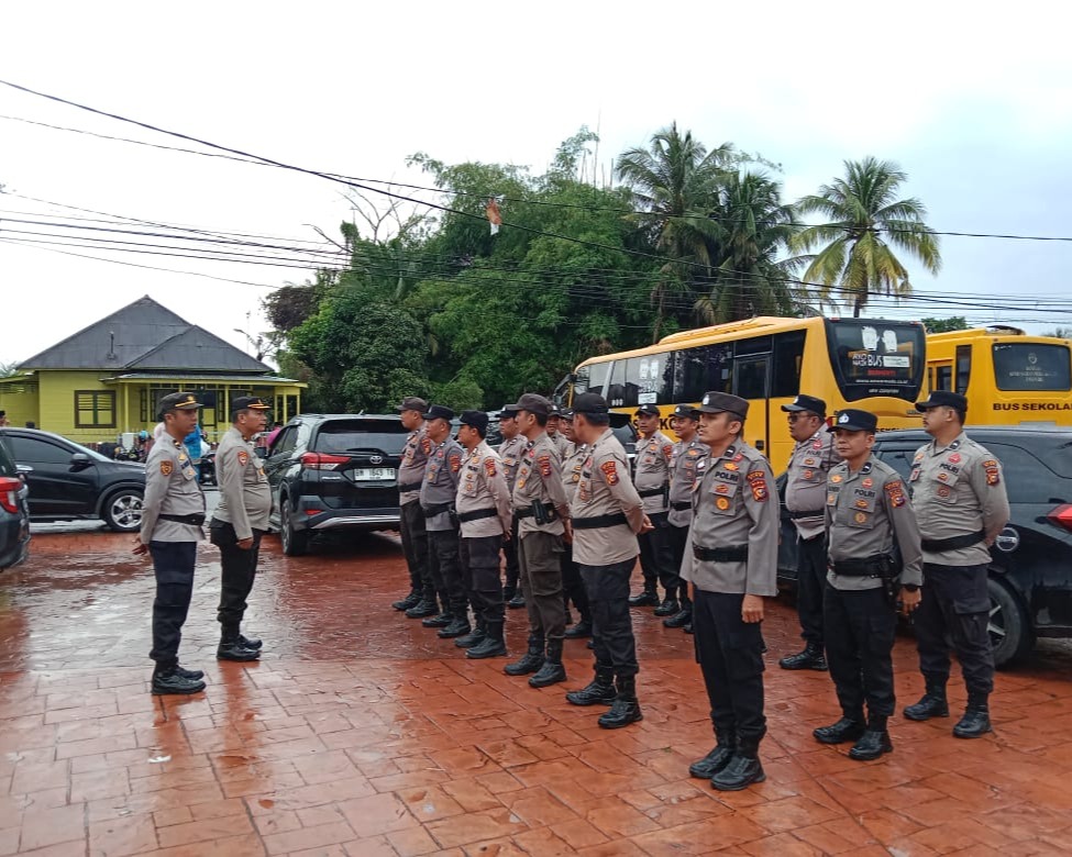 Polres Siak Ikuti Upacara Hari Jadi Ke-26 Kabupaten Siak Tahun 2025 Di Lapangan Tugu Depan Istana Siak
