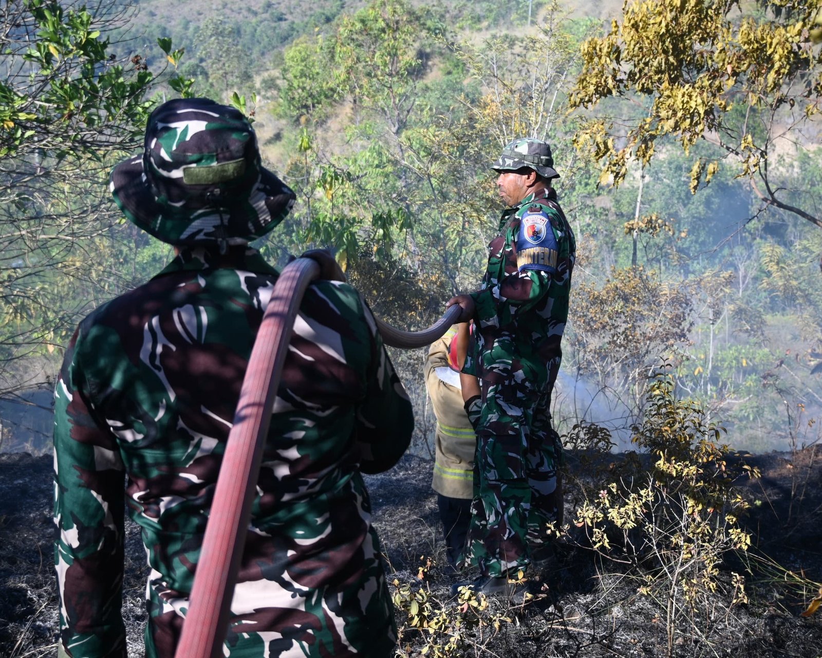 Tak Kenal Lelah, Lanud SIM Jajaran Kodau I Kembali Bergerak Cepat Padamkan Karhutla