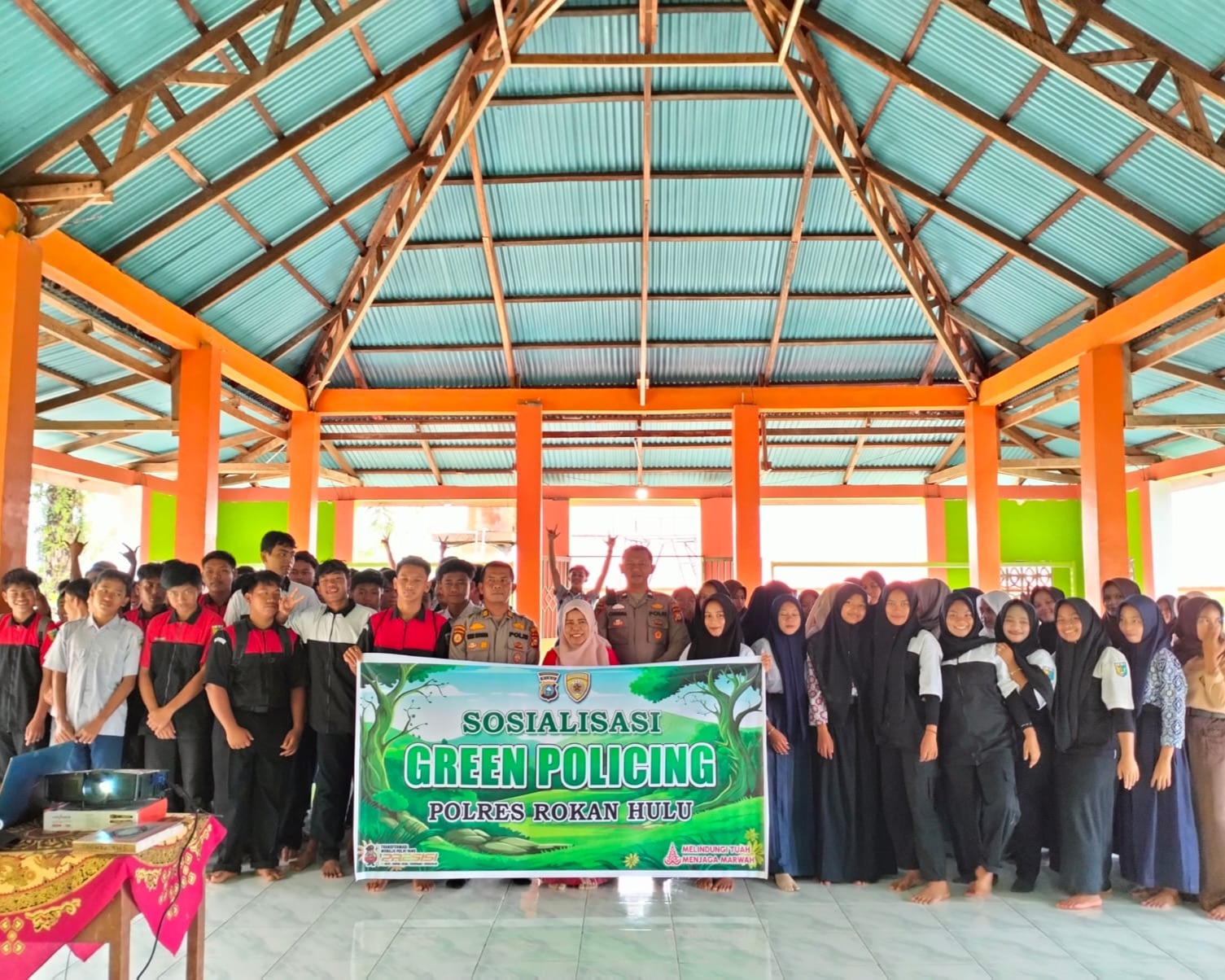 Bagian SDM Polres Rohul Gelar Sosialisasi Program 'Green Policing' Ke SMAN 2 Rambah