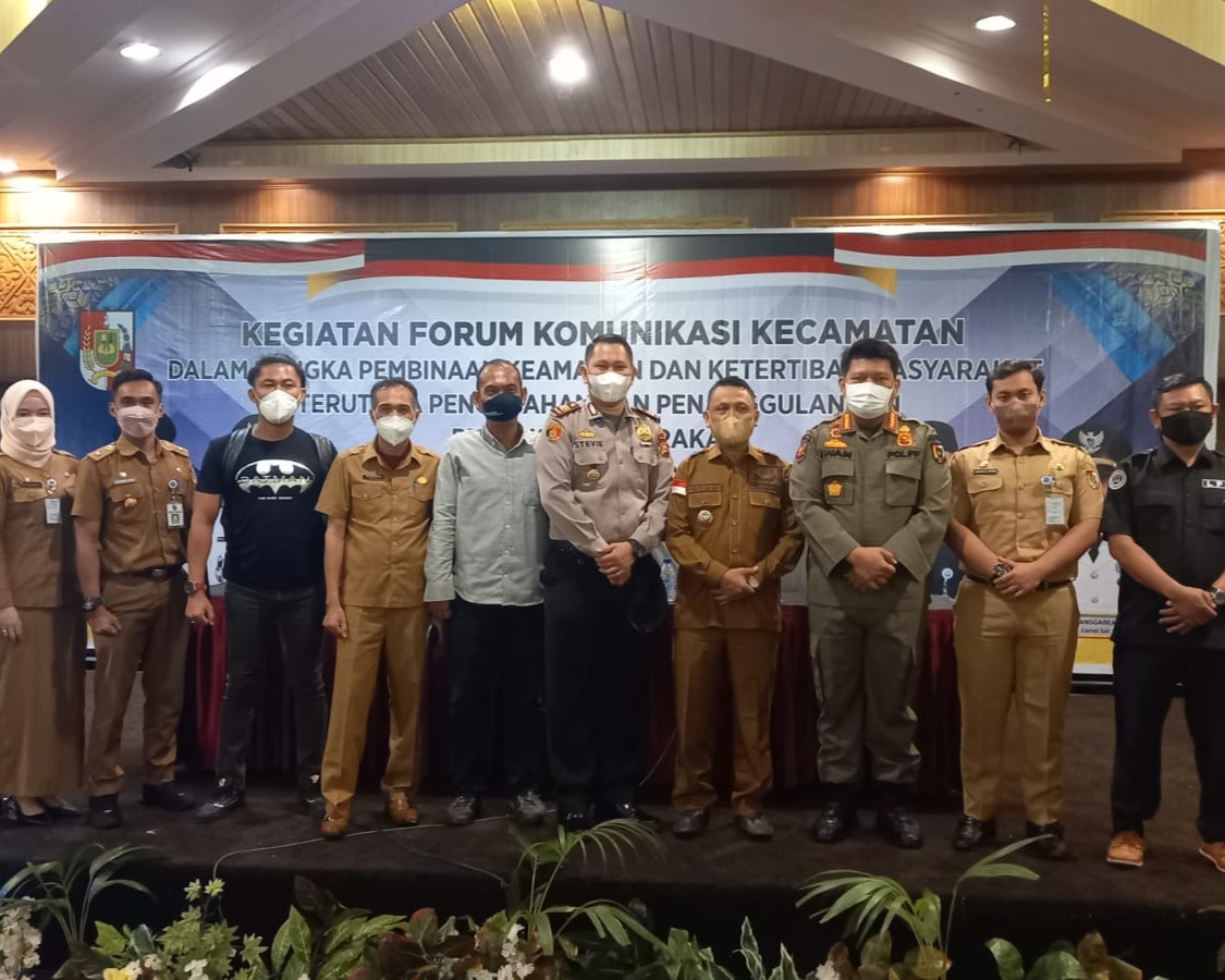 Kapolsek Limapuluh Menjadi Pembicara Dalam Kegiatan Acara Forum Komunikasi Kecamatan Serta Memperkenalkan Sistem Keamanan Berupa Aplikasi