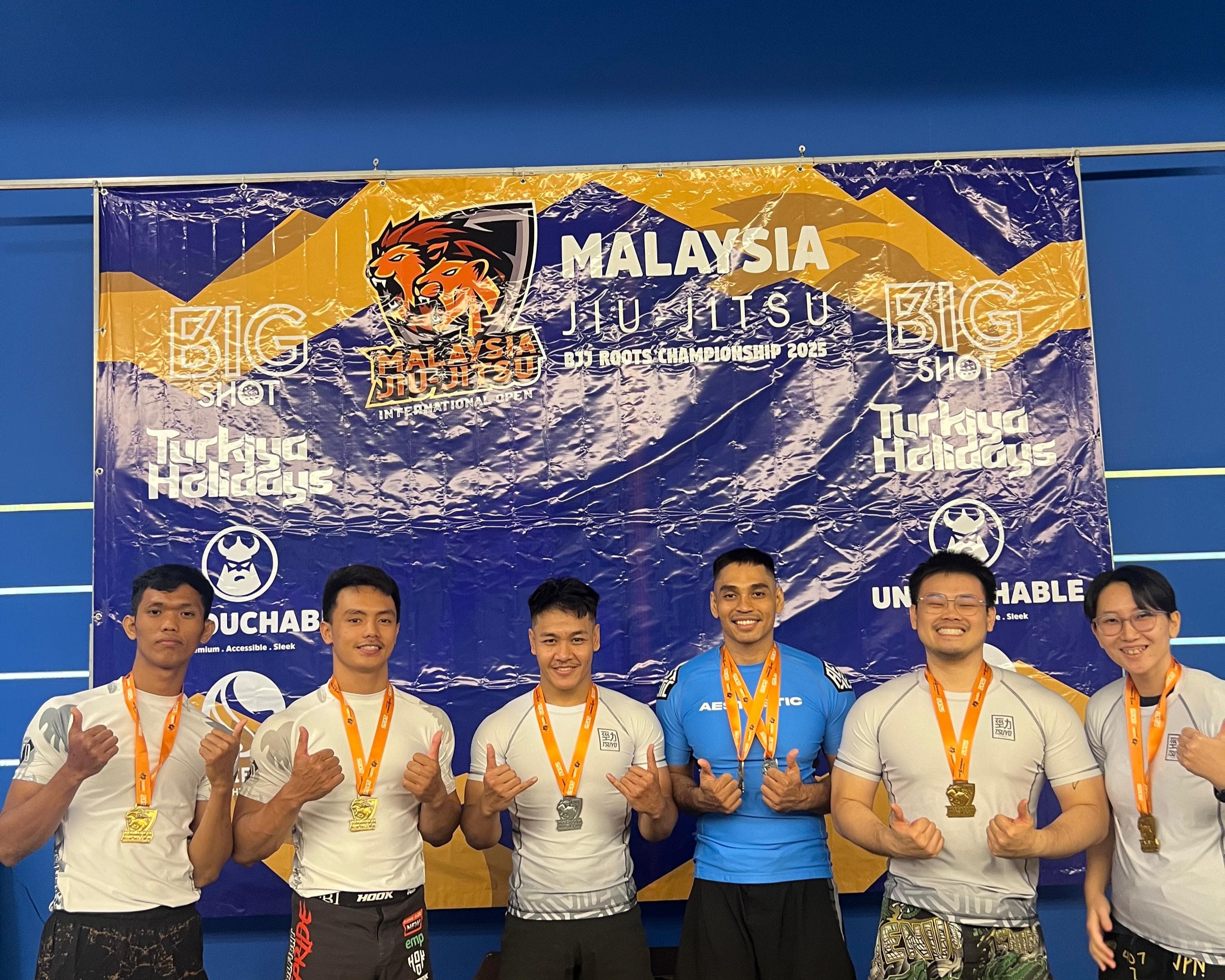 3 Atlet Pekanbaru Rebut 3 Medali Emas dan 1 Perak Dalam Kejuaraan  International Open Jiu Jitsu di Malaysia