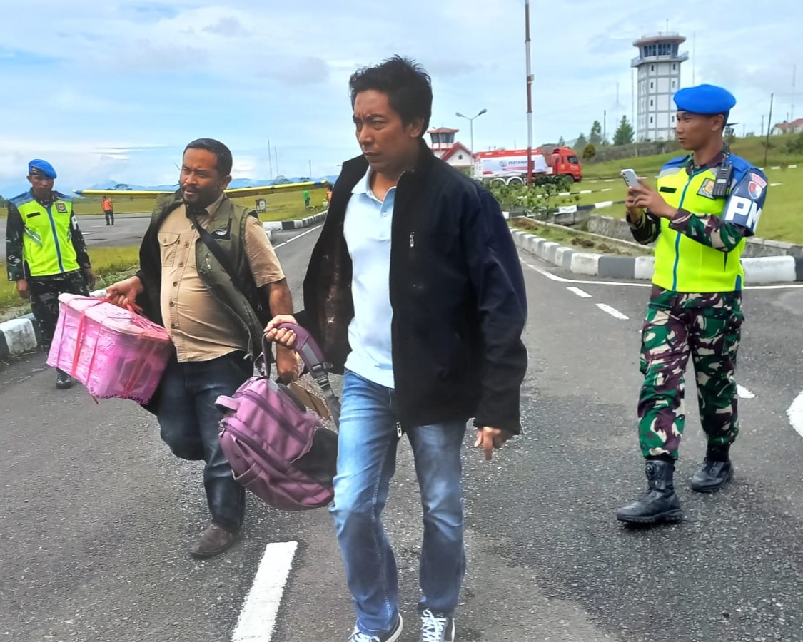 Cassa, Helikopter Dan Hercules TNI Angkatan Udara Angkut Bantuan Logistik, Genset, Relawan Bencana dan Komoditi Petani Aceh