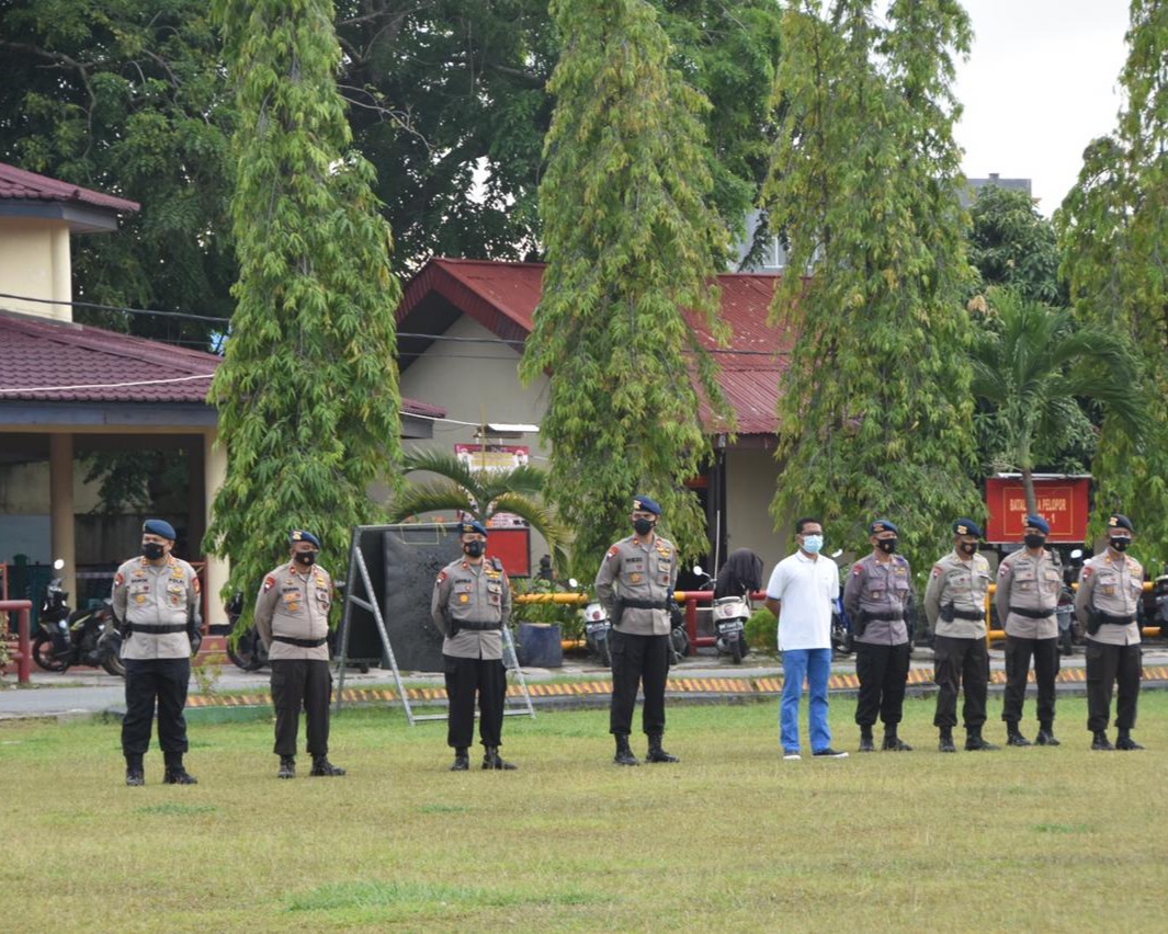 Dansat Brimob Polda Riau Pimpin Upacara Penutupan Bintradisi Perwira dan Bintara Satuan Brimob