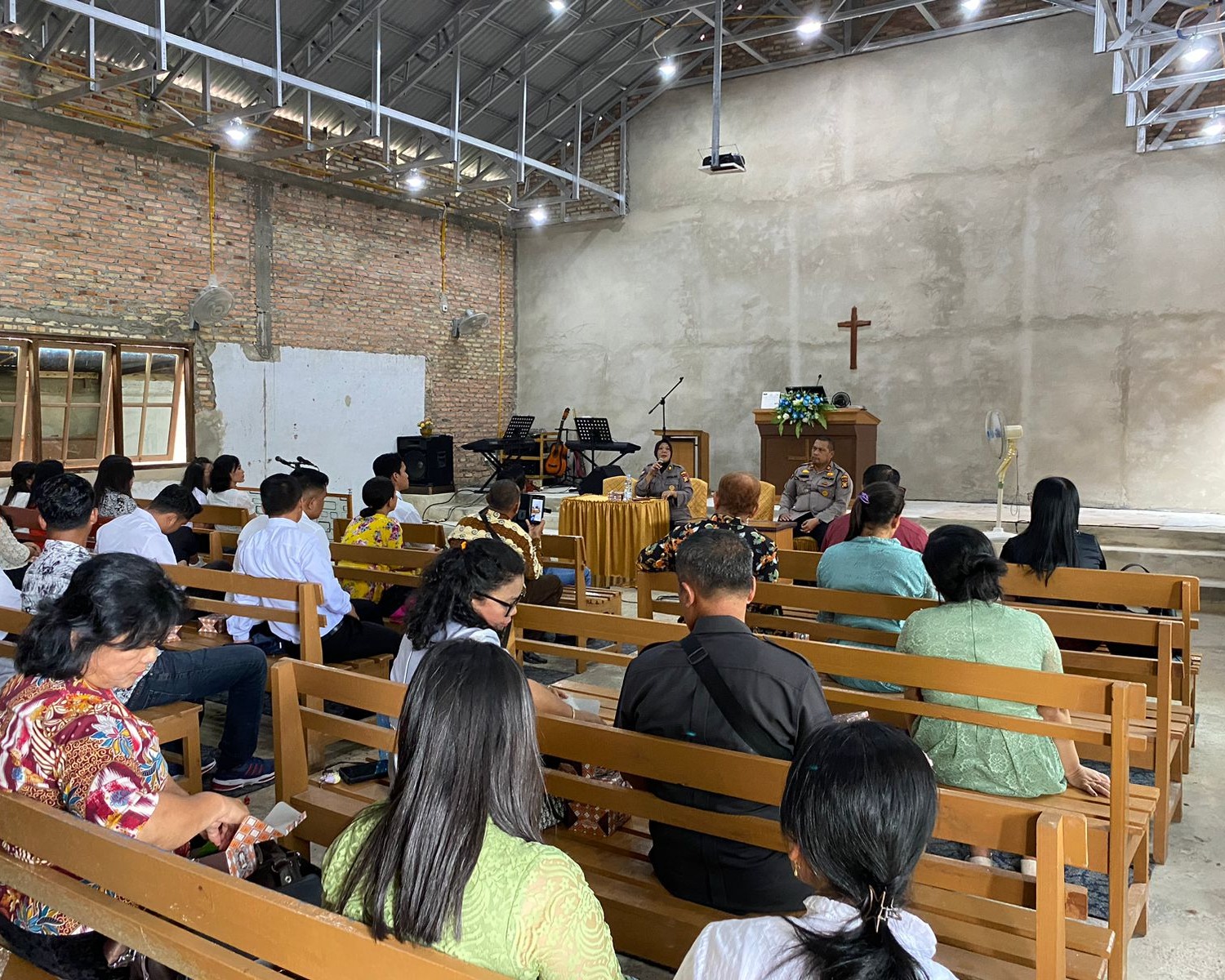 Polresta Pekanbaru Laksanakan Kegiatan Minggu Kasih Di Gereja Pentakosta Tabernakel Rumbai Pesisir