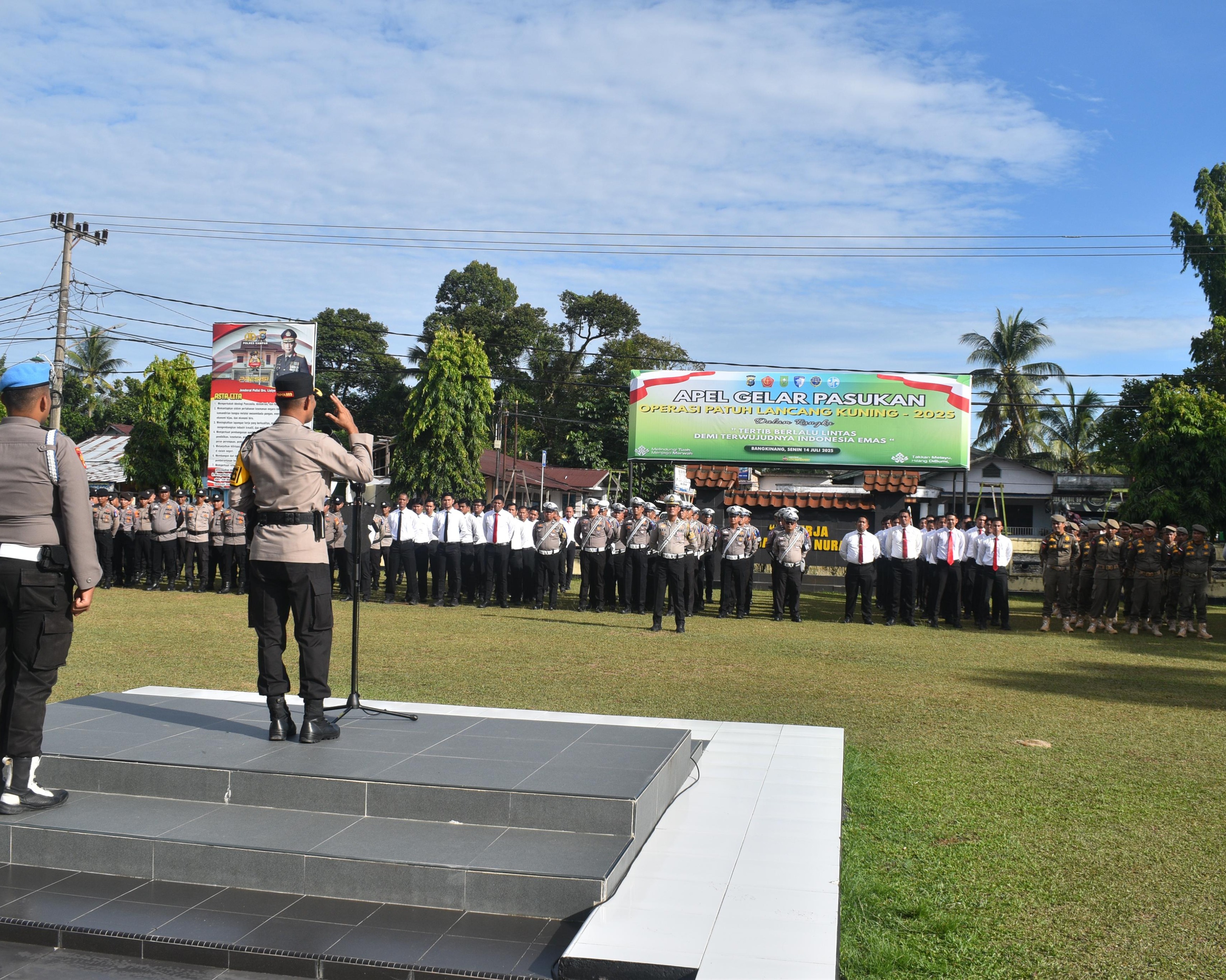 Kapolres Kampar Pimpin Upacara Operasi Patuh Lancang Kuning 2025, Berlangsung Selama 14 Hari