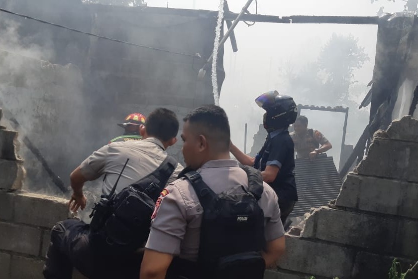 Rumah Edi Satria Jaya Warga Bukit Tunggal Palangka Raya Ludes Terbakar