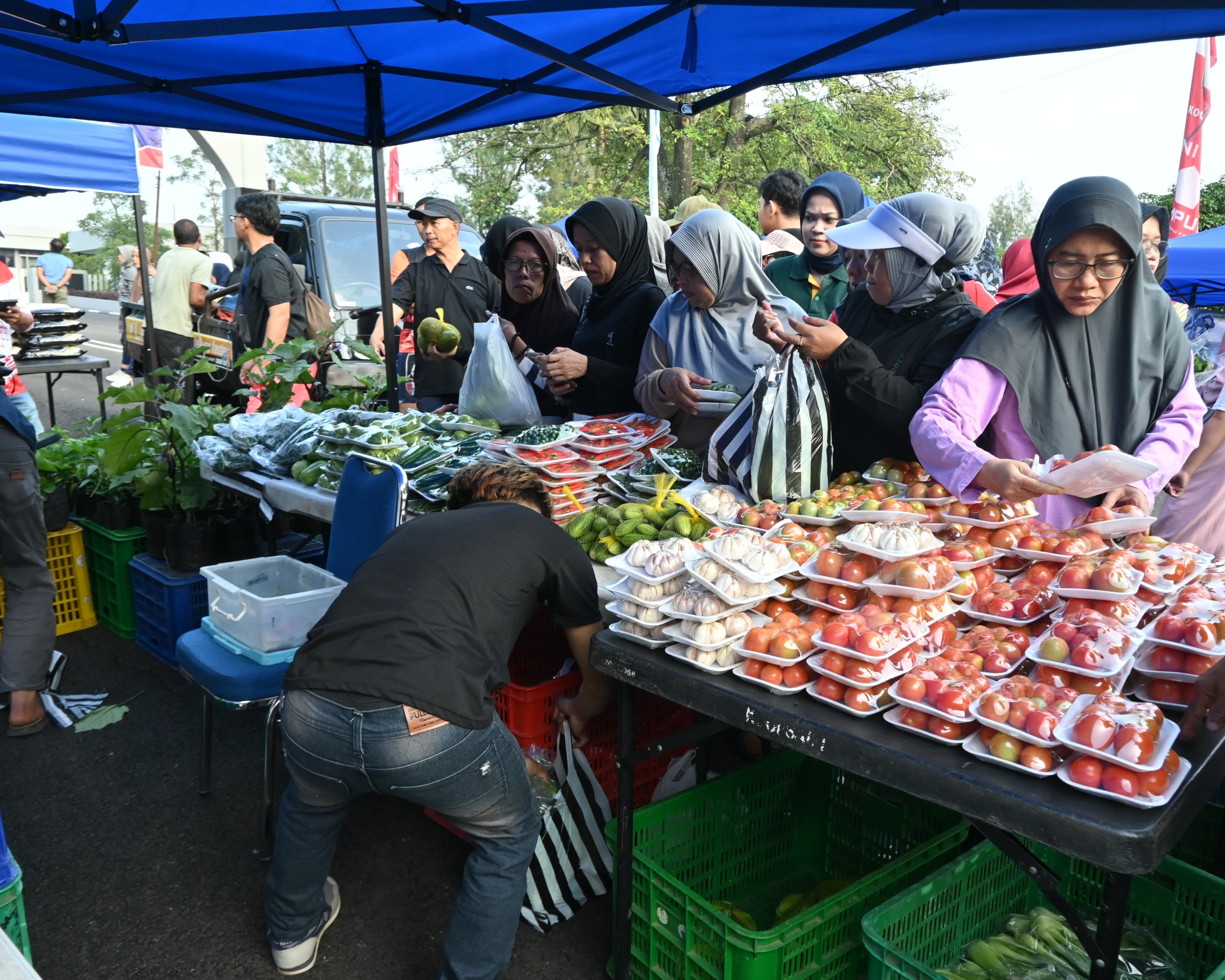 Bazar Murah Koopsud I Diserbu Warga