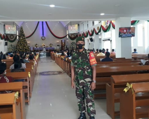 Babinsa Kodim 0301/PBR Pantau Prokes dan Pengamanan Saat Ibadah Jemaat di Gereja HKBP