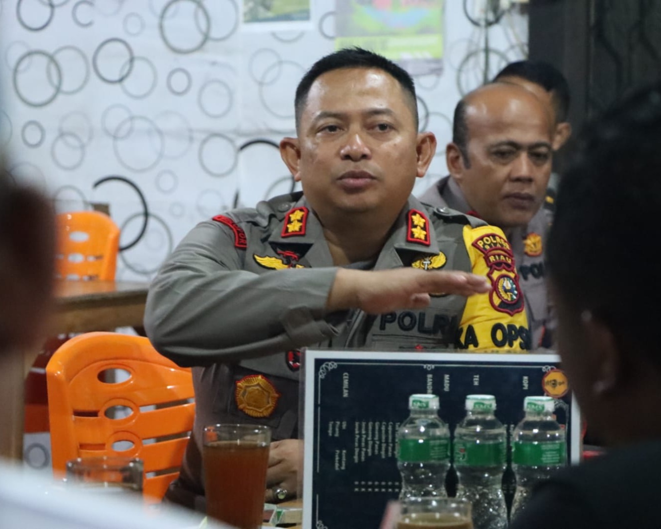 Tingkatkan Kamtibmas Menjelang Pemilu 2024, Kapolres Siak AKBP Asep Sujarwadi Perbanyak Giat Sambangi Warga