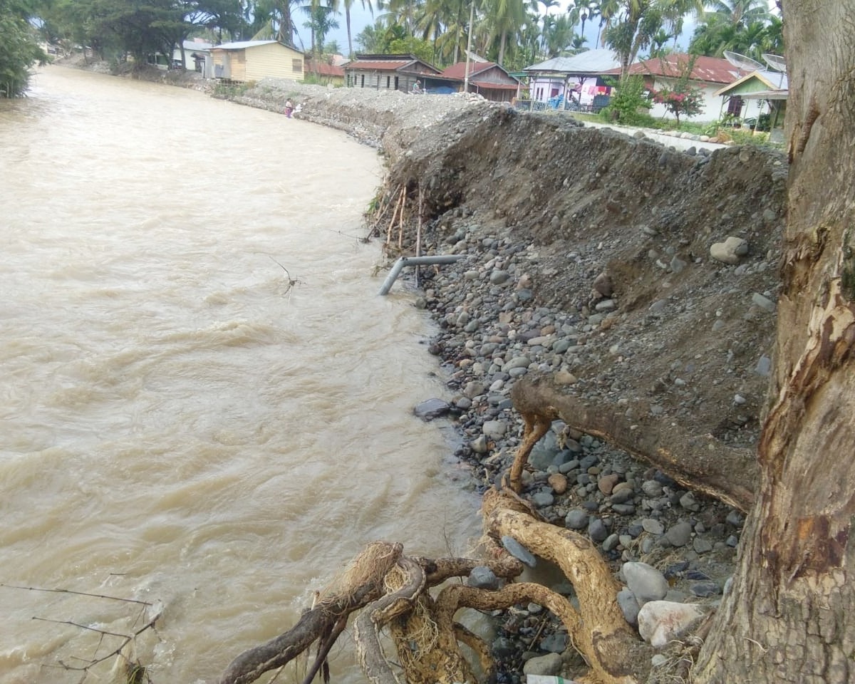 Baru Selesai Dibangun, Tanggul Normalisasi Sungai Lawe Bulan Agara Ambrol