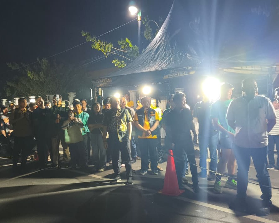 Malam Ramadhan Penuh Energi, Kapolda Riau Hadiri Adu Cepat Lari 100 Meter, Generasi Muda Sportif dan UMKM Laris Manis