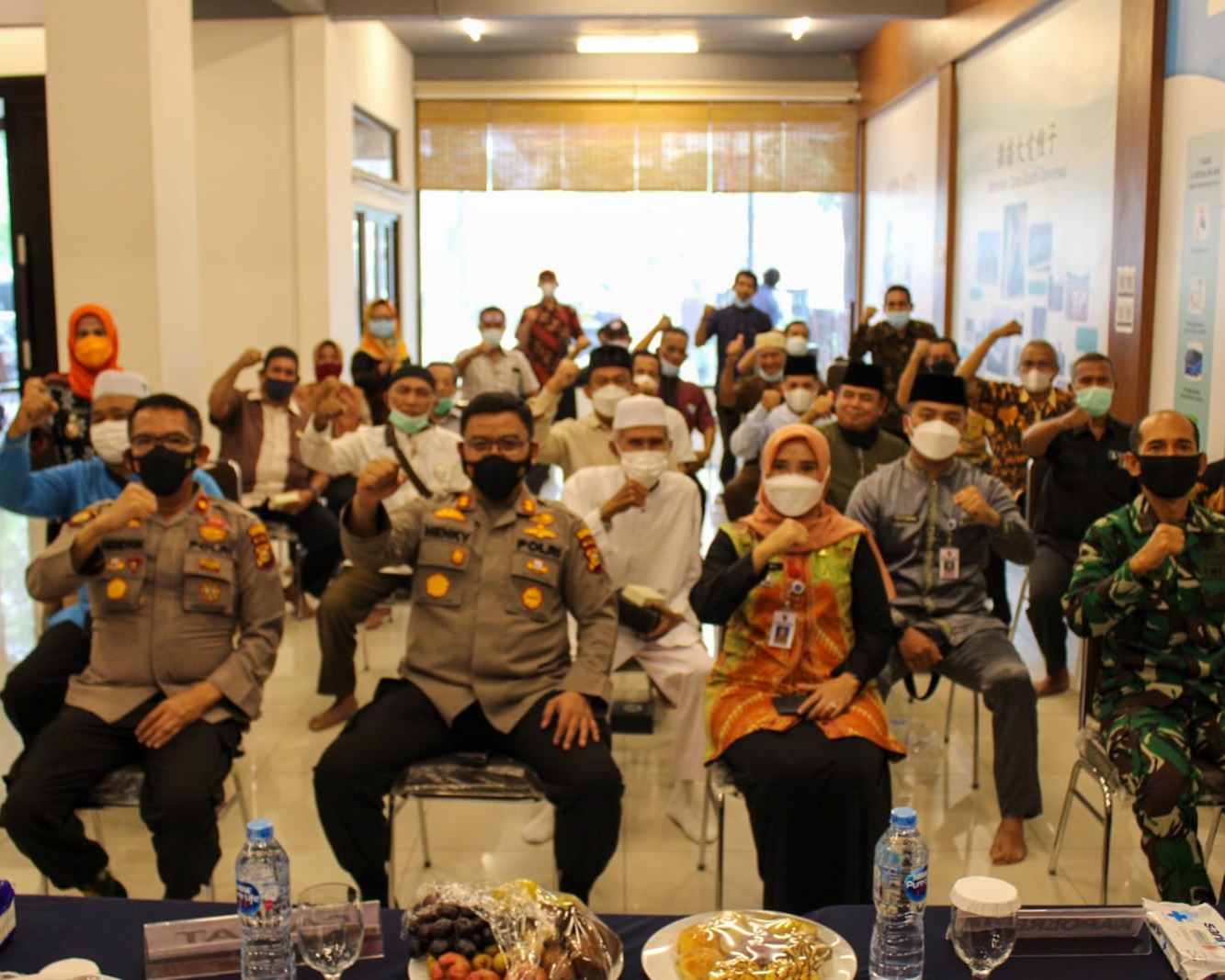 Kapolresta Pekanbaru Jalin Silaturahmi Bersama Para Tokoh Di Kecamatan Sukajadi