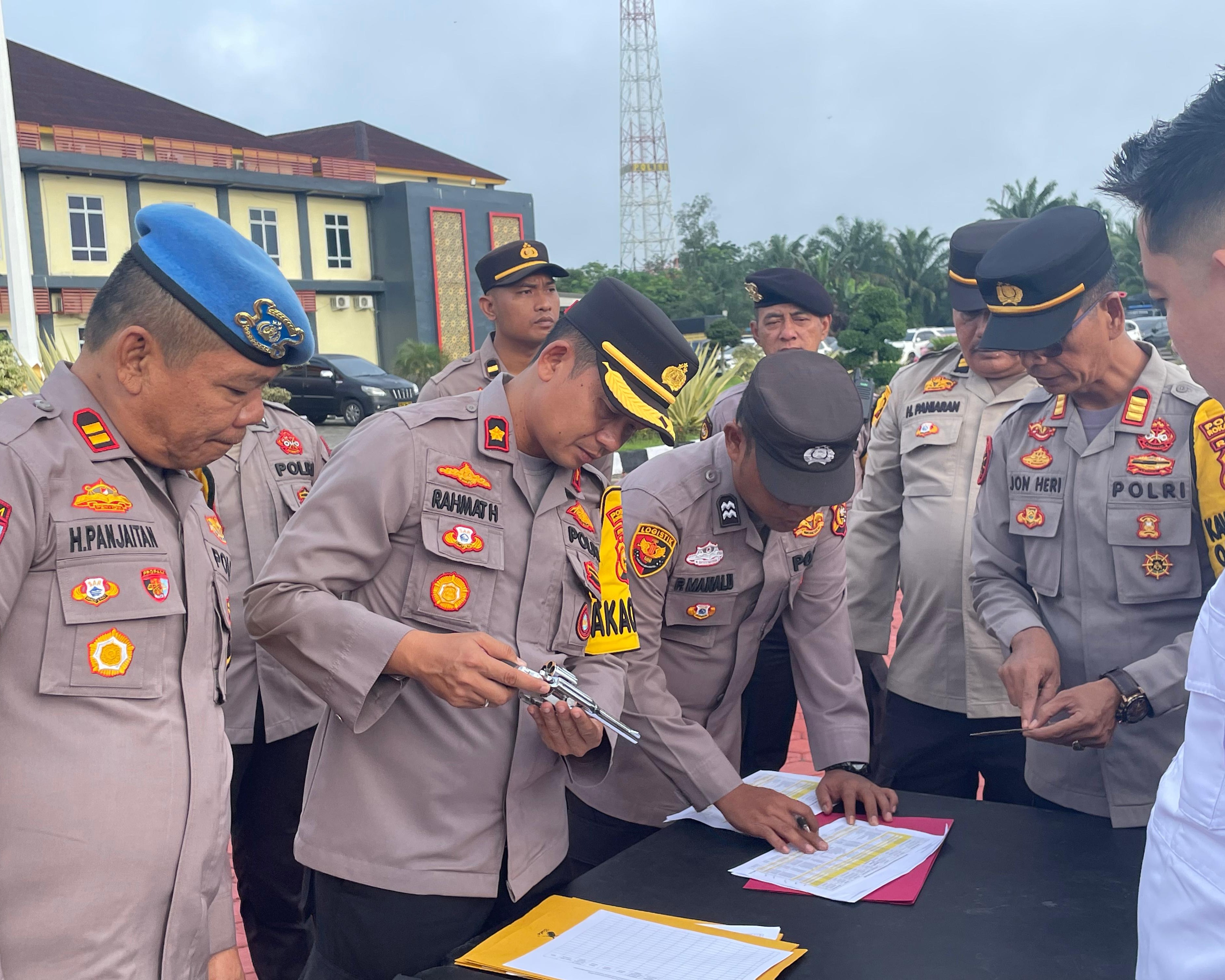 Polres Rokan Hulu Gelar Apel Pemeriksaan Senjata Api dan Amunisi, Pastikan Kedisiplinan Anggota