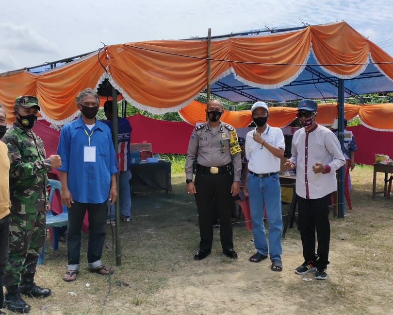 Babinsa Kodim 0301/PBR Dan Bhabinkamtibmas Melaksanakan Pemantauan Pemilihan Ketua RW 03 Kelurahan Simpang Tiga