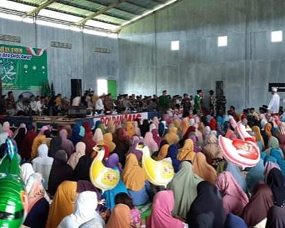 Bupati Kendal Mirna Annisa Hadiri Pengajian Bareng Dengan Warga Desa Jenarsari 