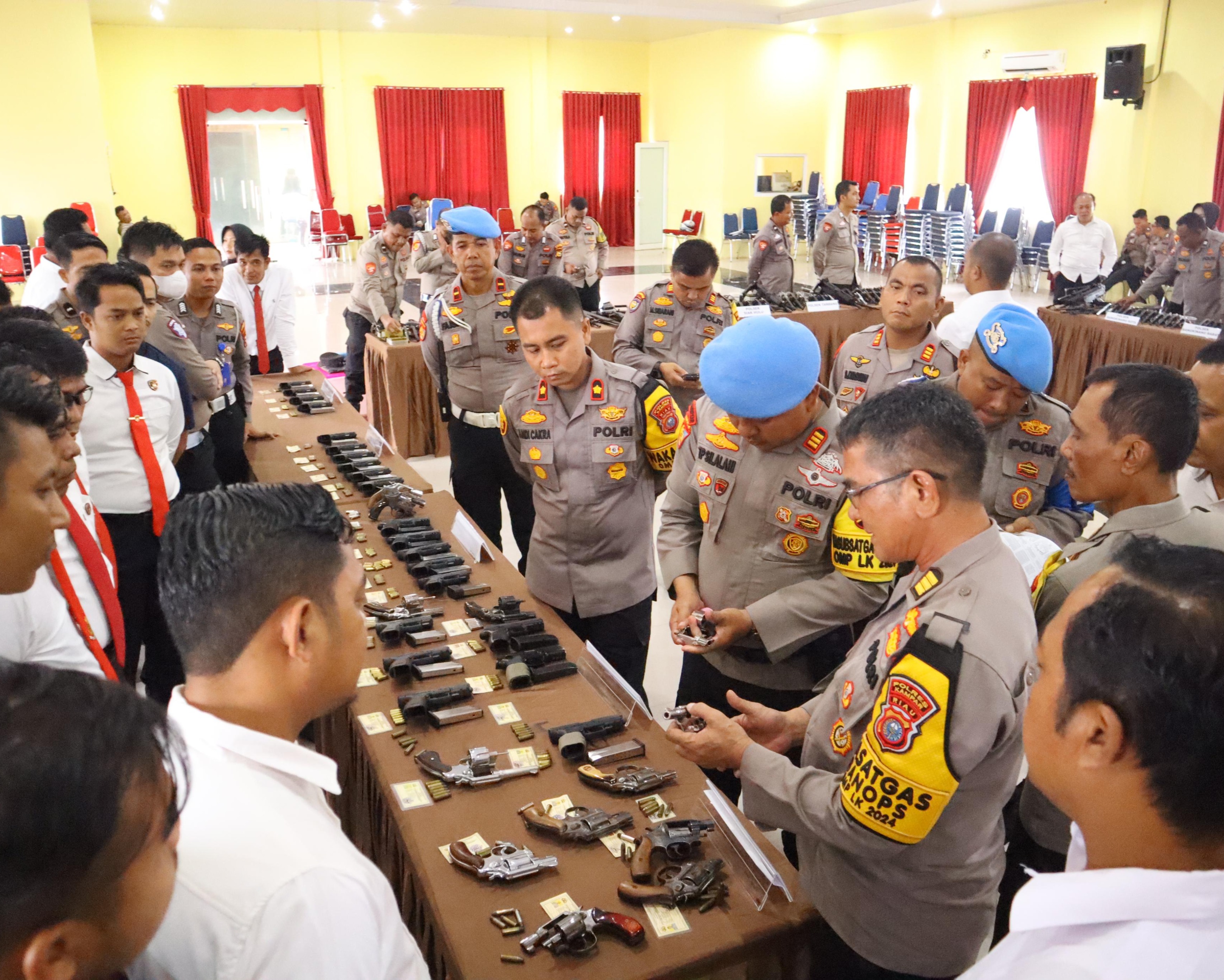 Polres Kampar Gelar Apel Pemeriksaan Senpi dan Amunisi, Tekankan Pentingnya Profesionalisme dan Kepatuhan dalam Penggunaan Senjata Api