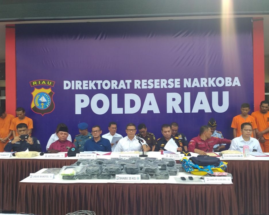 Polda Riau Berhasil Ungkap Kasus Penyelundupan Narkotika Jenis Sabu Jaringan Internasional Seberat 35 Kg