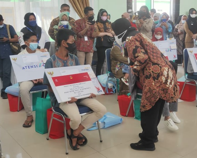 Kapolresta Pekanbaru Dampingi Mensos RI Dalam Kunker Ke Provinsi Riau