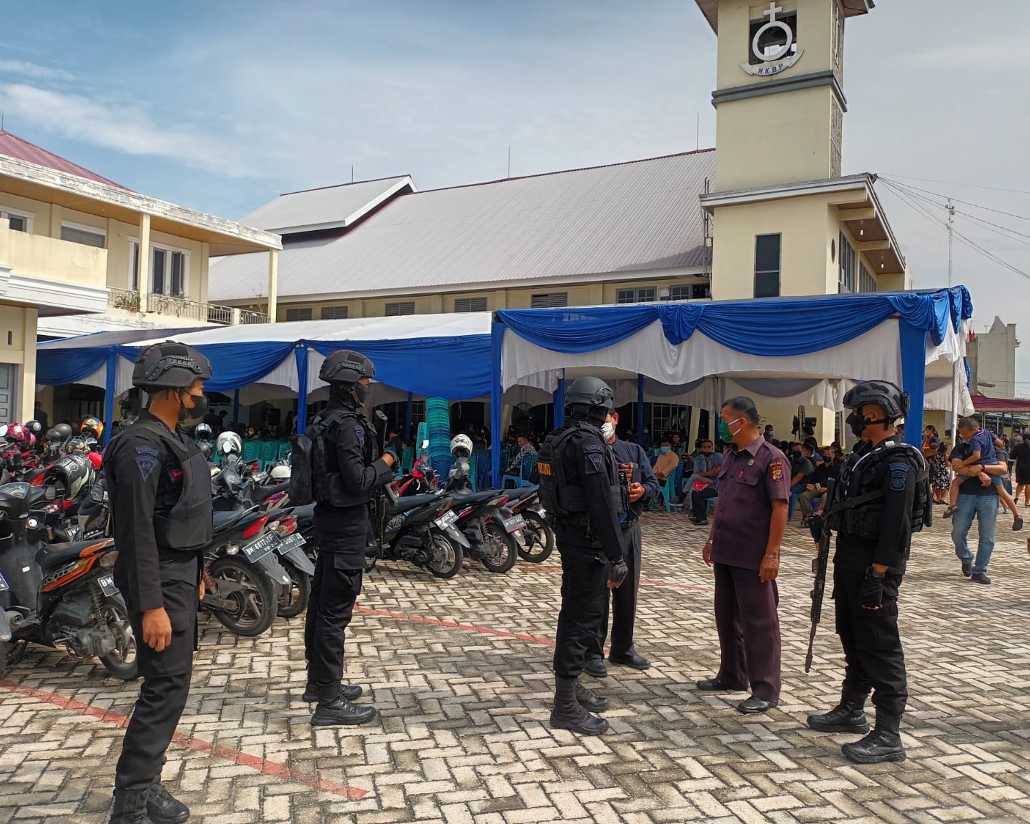 Jajaran Satuan Brimob Polda Riau Laksanakan Patroli Dalam Rangka Perayaan Paskah