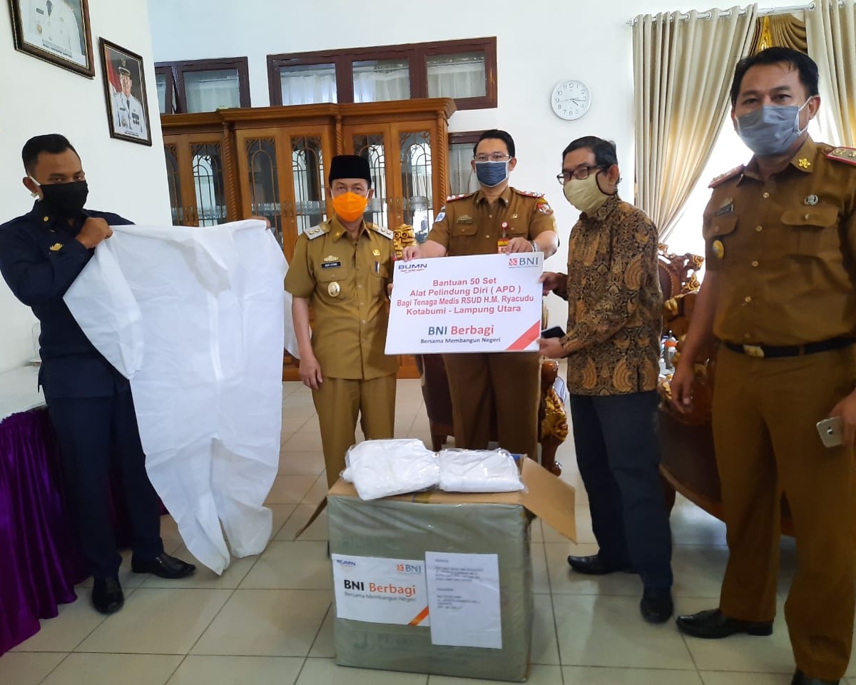 Pemkab Lampura Terima Bantuan APD m Melalui PT Bank BNI Cabang Kotabumi 