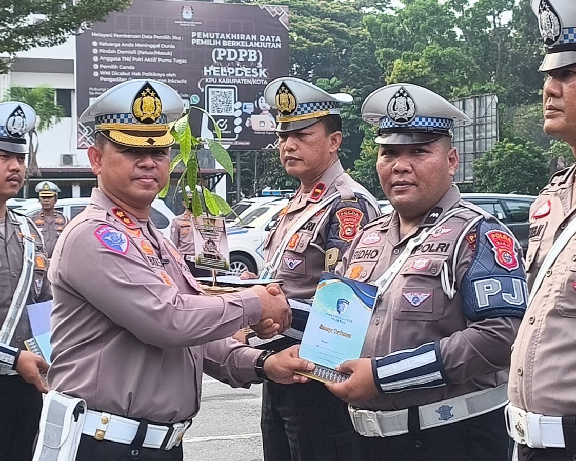Apresiasi Heroik Personel PJR, Ditlantas Polda Riau Beri Reward Dan Tanamkan Semangat Green Policing