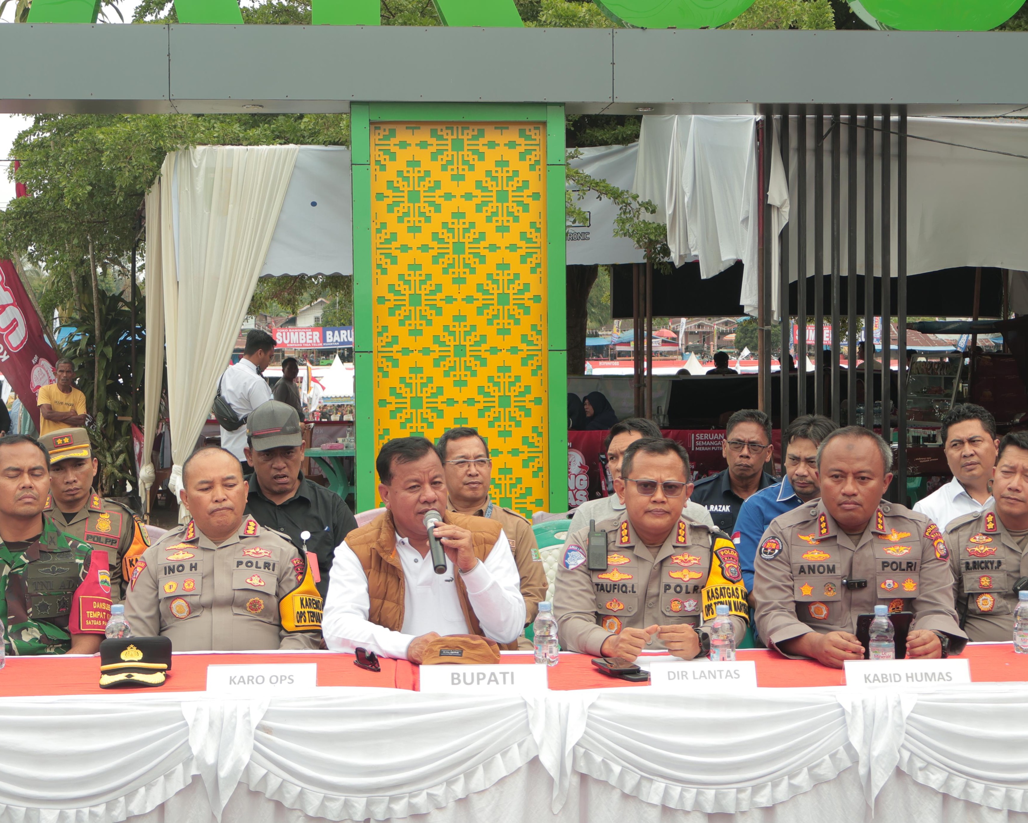 Polda Riau Gelar Konferensi Pers Pengamanan Pacu Jalur 2025 di Kuansing
