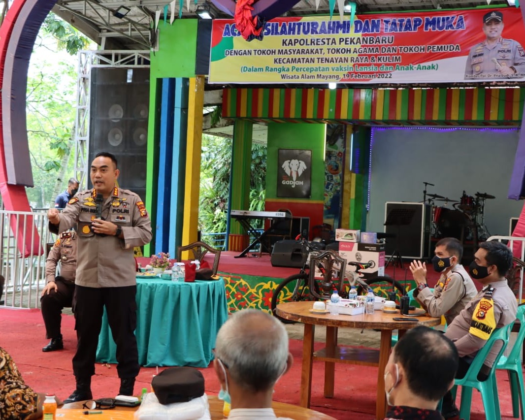 Kawal Percepatan Vaksinasi, Kapolresta Pekanbaru Kunjungi Taman Rekreasi Alam Mayang