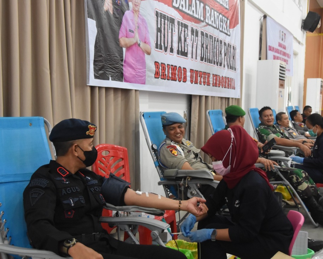 Peringati HUT Korps Brimob Polri Ke-77, Satuan Brimob Polda Riau Gelar Bakti Sosial Donor Darah