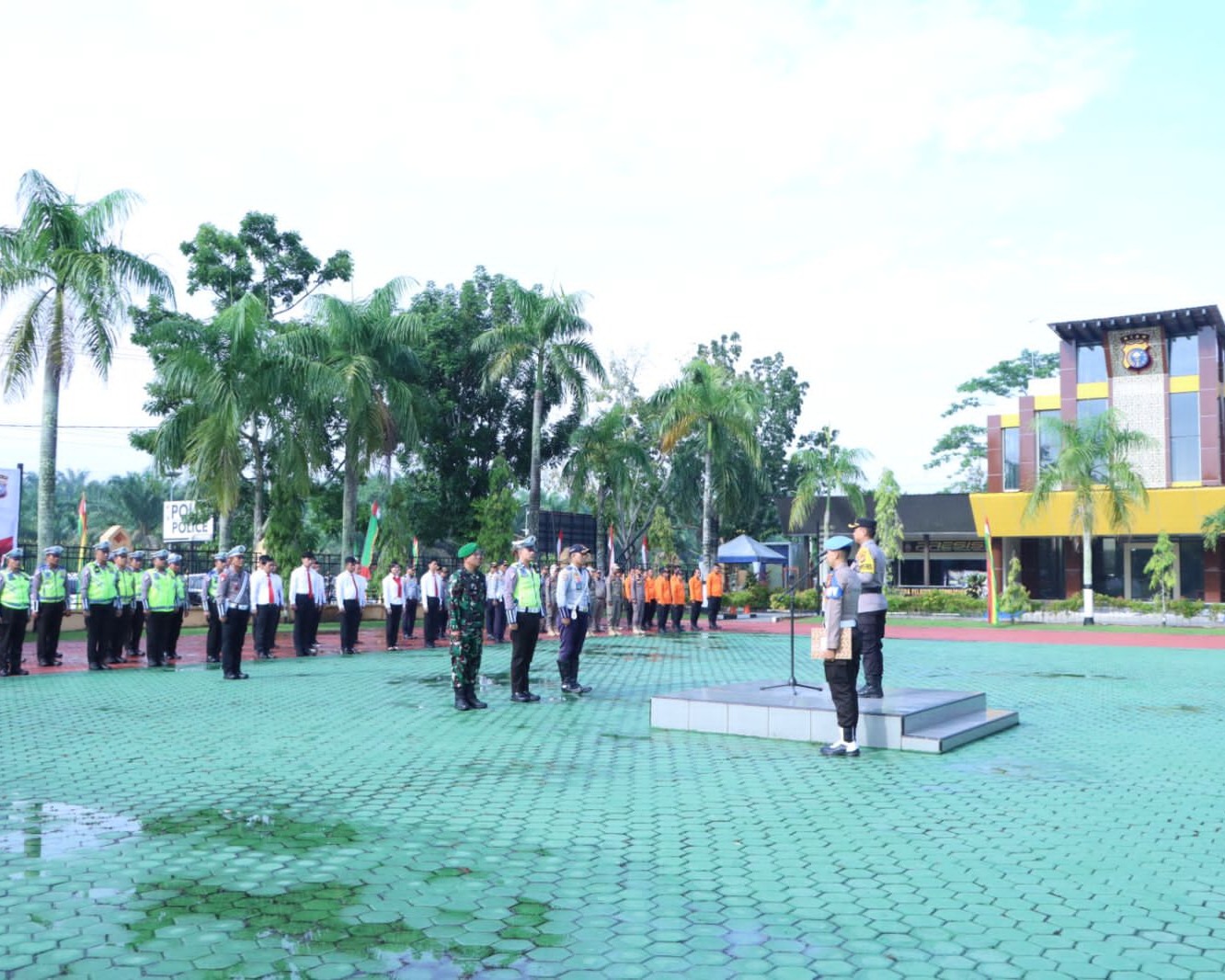 Kapolres Siak Pimpin Apel Gelar Pasukan Operasi Patuh Lancang Kuning Tahun 2023