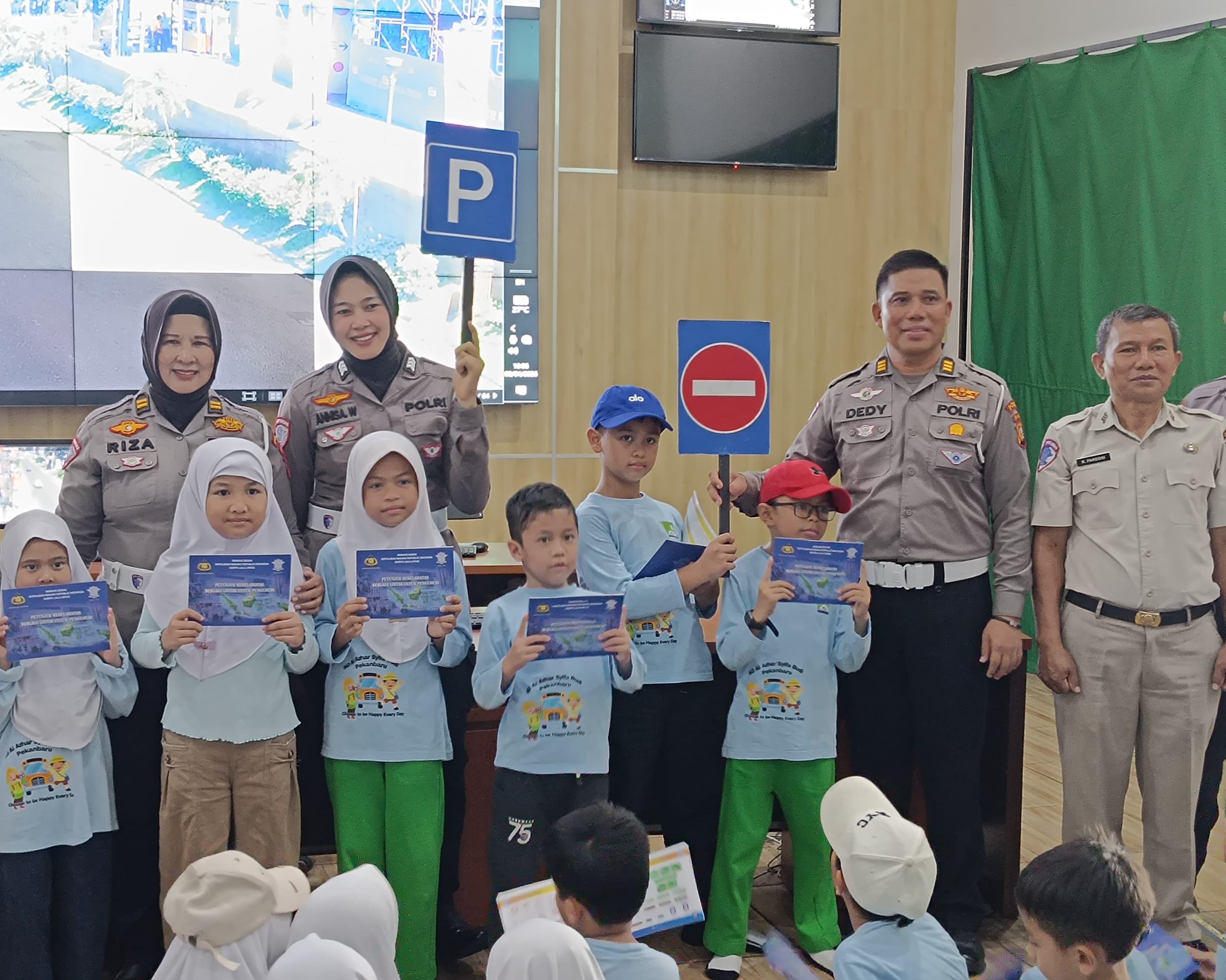 Ditlantas Polda Riau Tanamkan Budaya Tertib Berlalu Lintas Sejak Dini serta Edukasi Green Policing