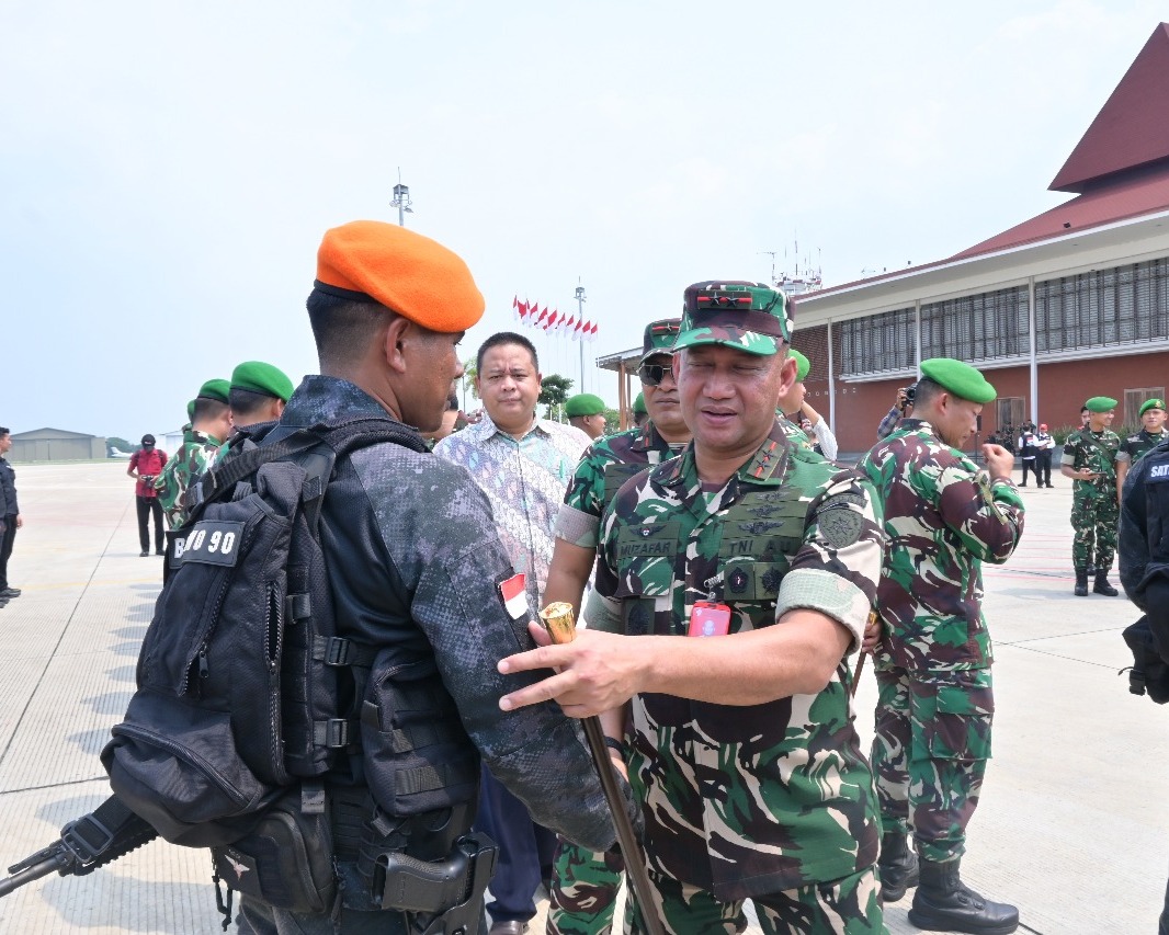 Pangkodau I Dampingi Kasau, Sambut Kedatangan Satgas Garuda Merah Putih II
