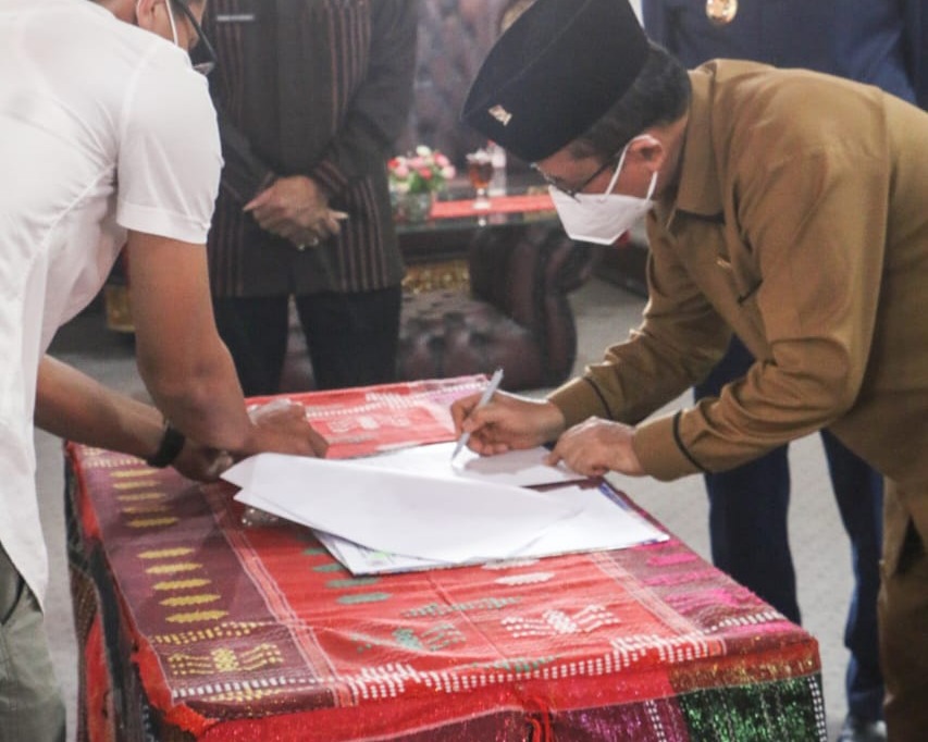 Pemkab Taput Terima Keputusan DPRD Taput Tentang Rekomendasi Atas LKPJ Bupati Tahun 2020