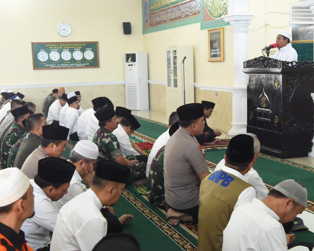 Presiden RI Shalat Istisqa Di Masjid Amrullah Lanud RSN Pekanbaru