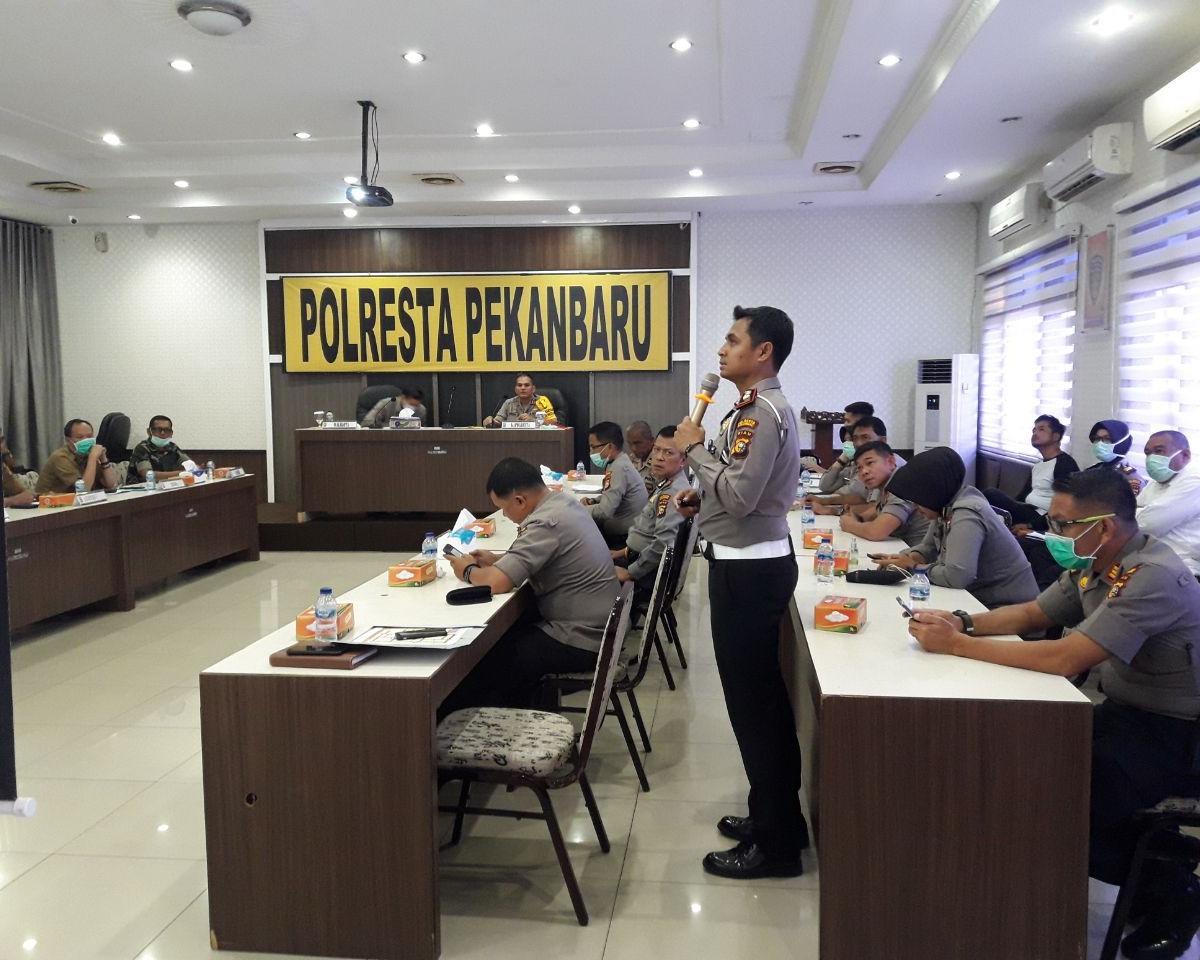 Dandim 0301/Pekanbaru Hadiri Rakor Dalam Rangka Gerakan Preventif Secara Masif dan Serentak Untuk Meminimalisir Tingkat Penyebaran Wabah Covid-19