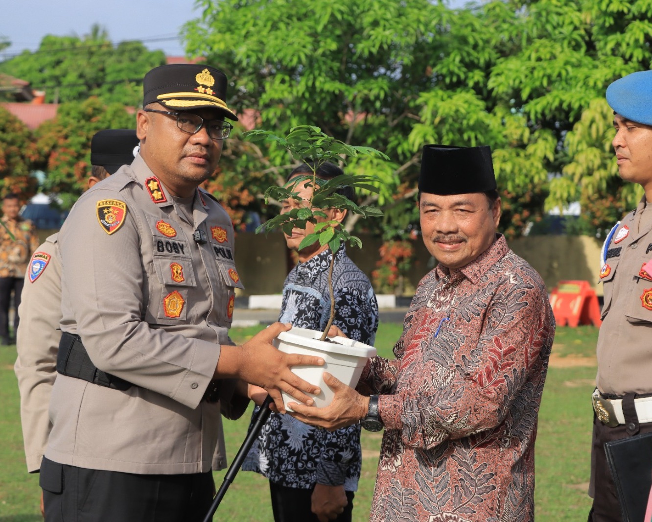 Polres Kampar Gelar Apel Akbar Sabuk Kamtibmas, Berikan Penghargaan Kepada Masyarakat Aktif Dukung Keamanan