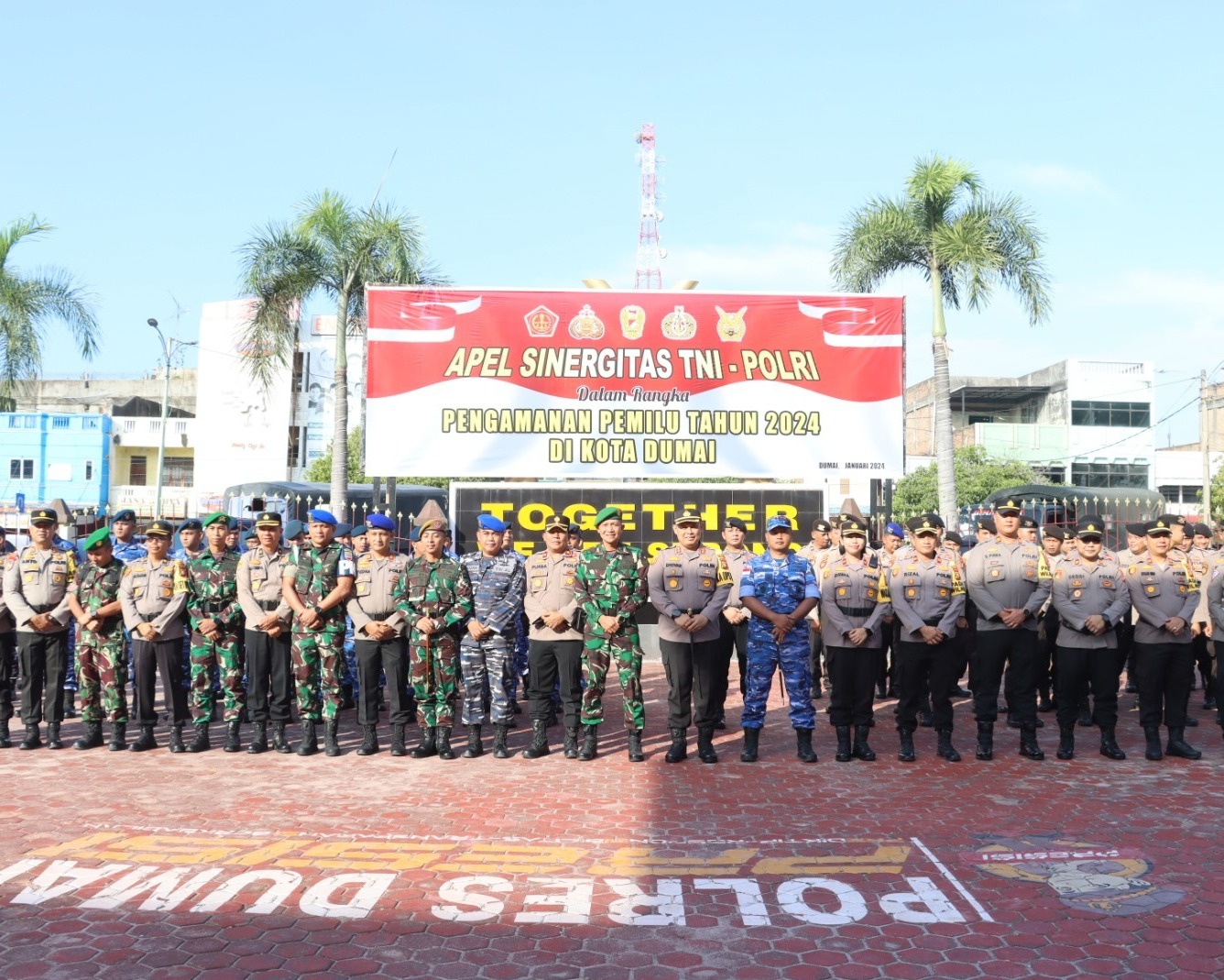 TNI - Polri Di Kota Dumai Gelar Apel Sinergitas Dalam Rangka Pengamanan Pemilu Tahun 2024