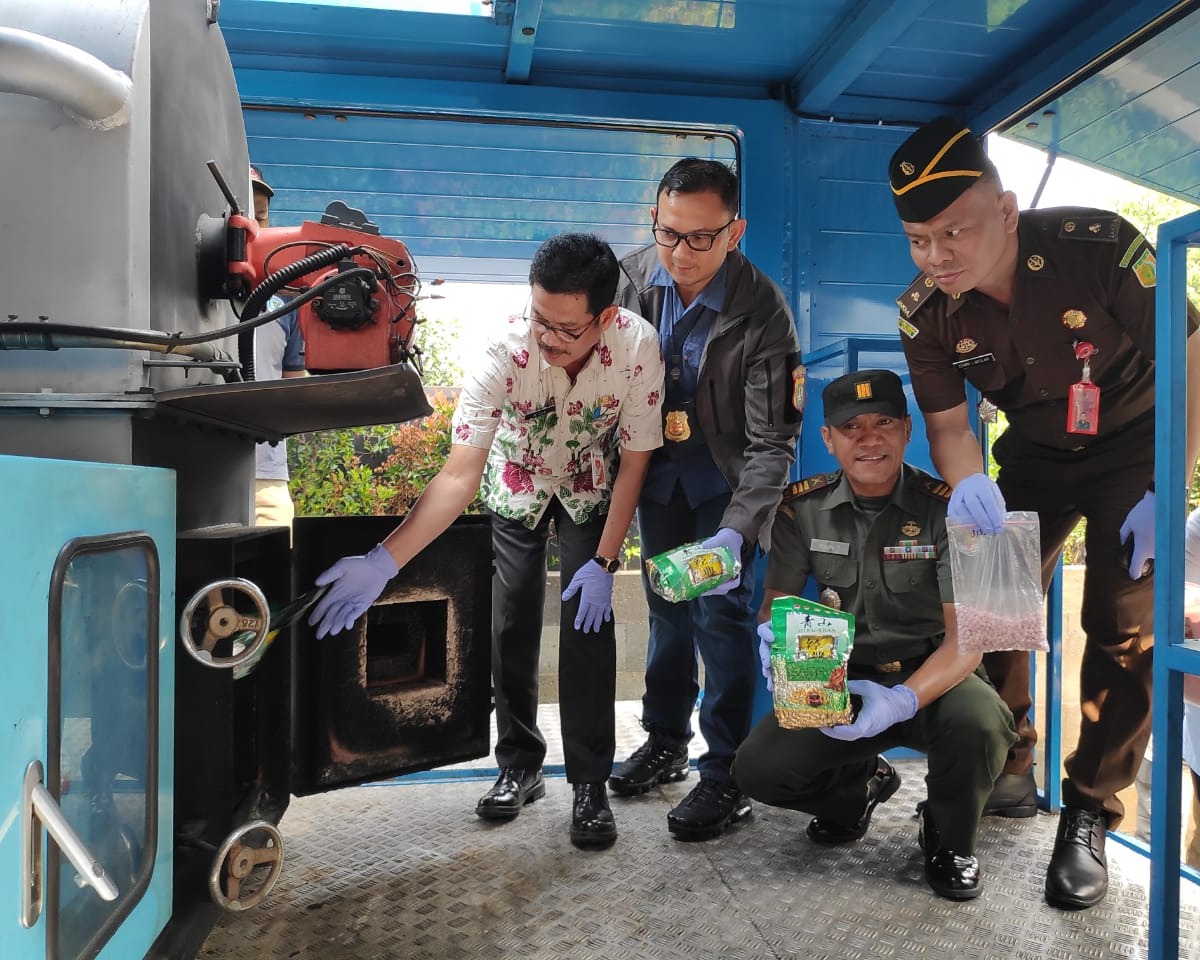 Polres Jakbar Musnahkan 32.9 Kg  Sabu, 12,9 Kg Ganja dan 44 ribu butir Ekstasi Senilai 50 Milyar