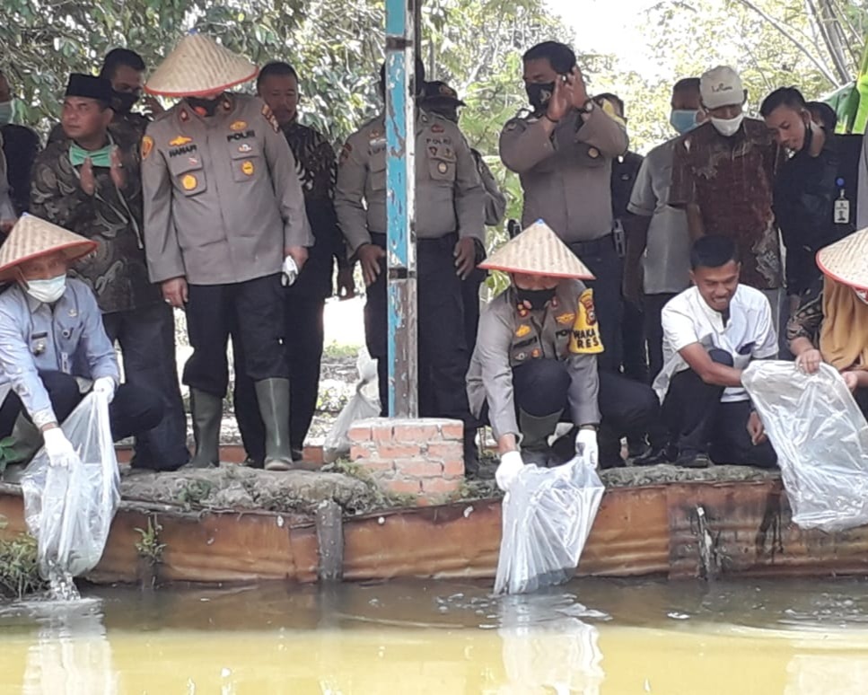 Wakapolresta Pekanbaru Resmikan Kampung Tangguh Nusantara Gerakan Jaga Kampung Kelurahan Industri Tenayan Raya