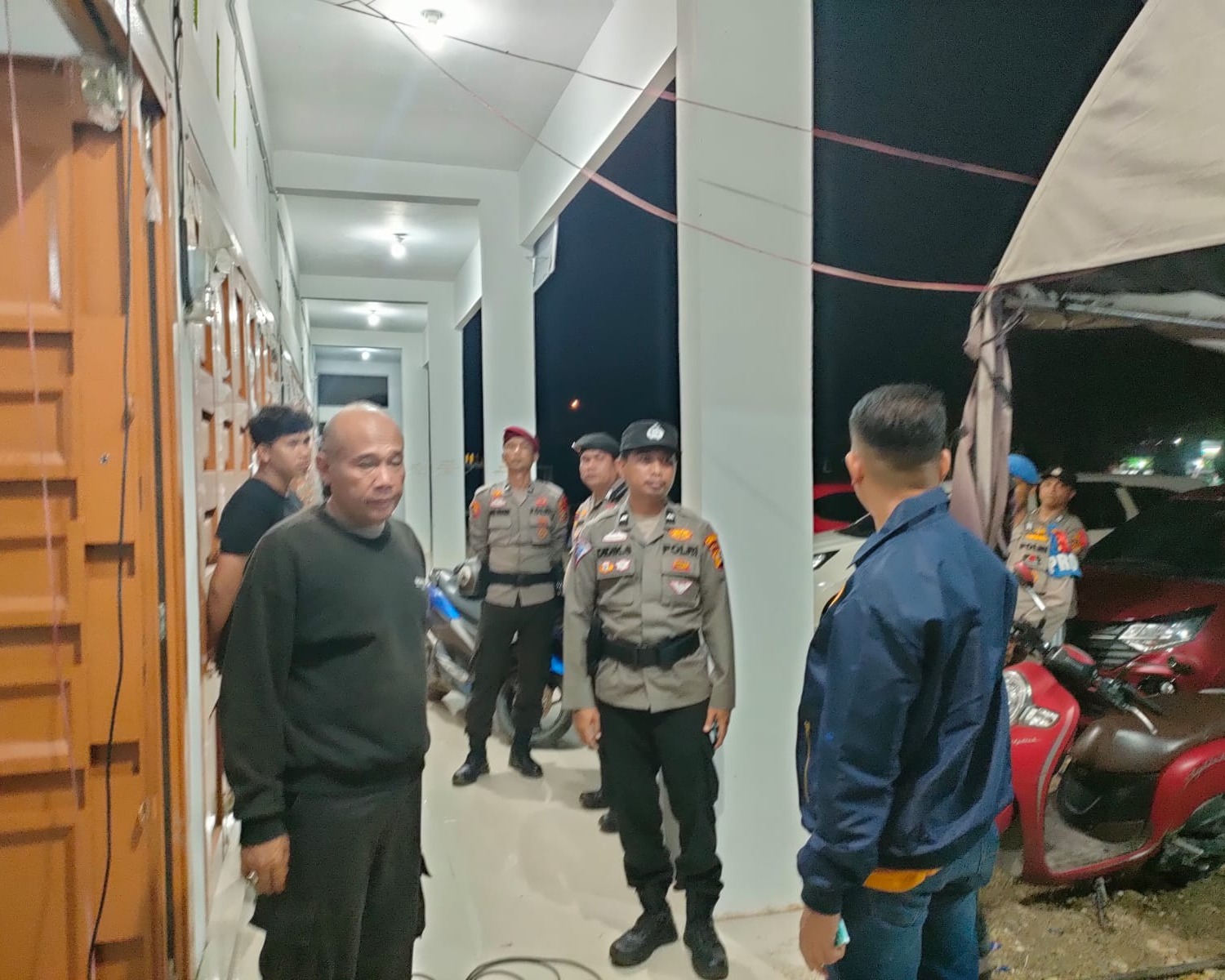 Operasi Mantap Praja Lancang Kuning 2024, Wakapolres Rohul Tinjau Gudang Logistik KPU Serta Berikan Arahan Pengamanan