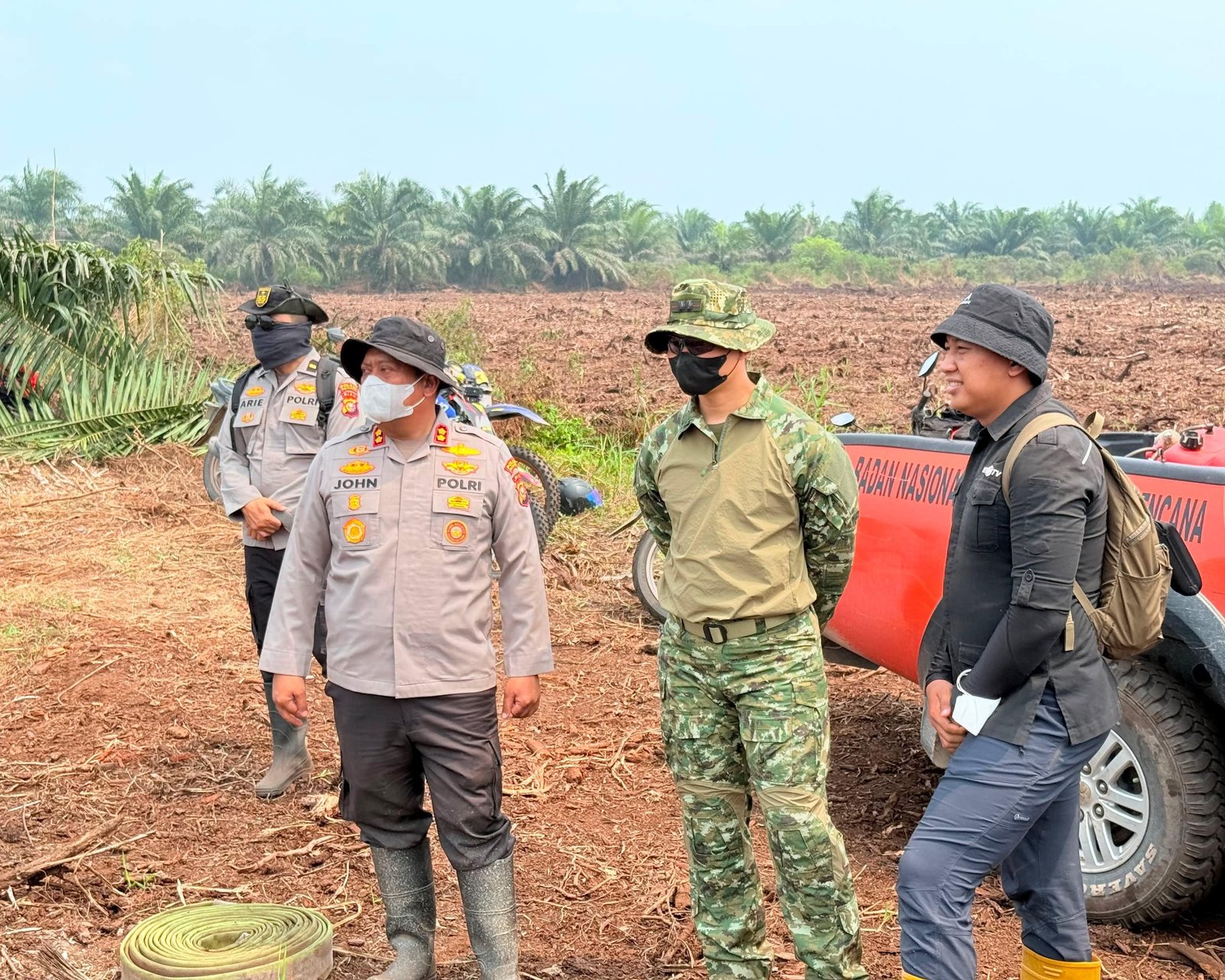 Kapolres Pelalawan Pimpin Langsung Pemadaman Karhutla Di Desa Rantau Baru, Api Berhasil Dijinakkan