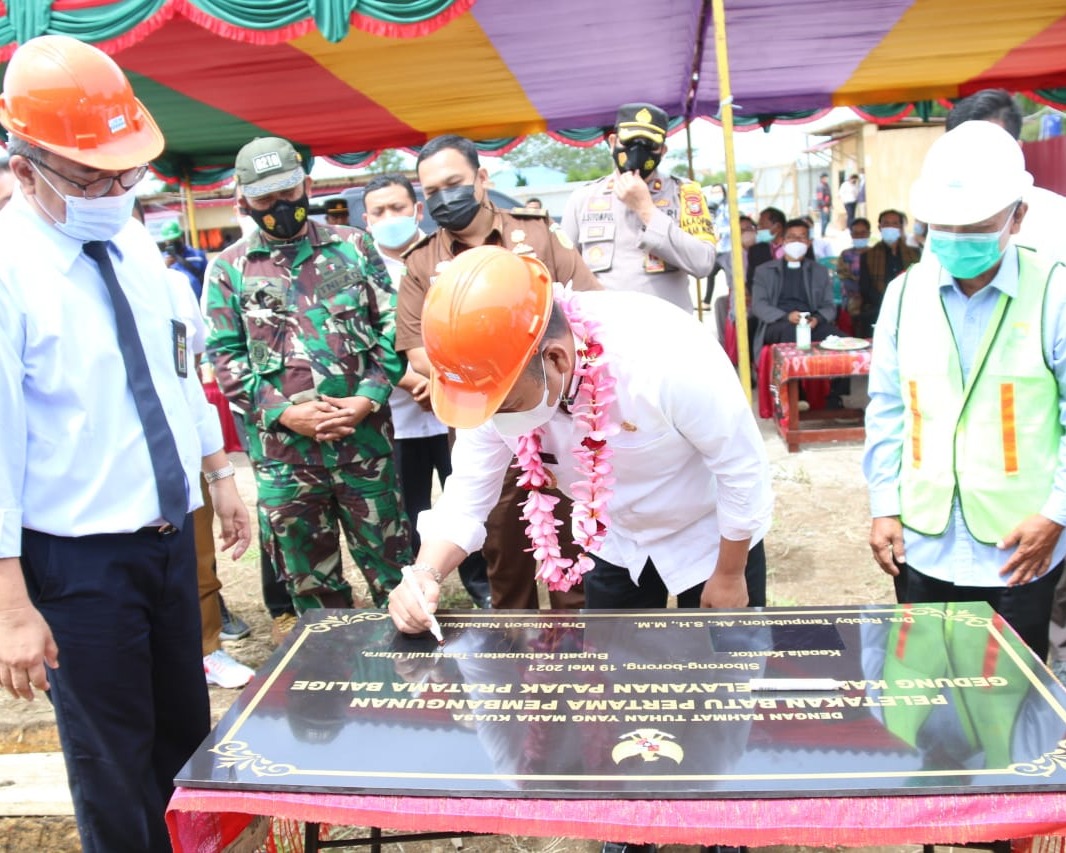 Bupati Taput Hadiri Peletakan Batu Pertama Pembangunan Gedung KPP Pratama Silangit Siborong-borong