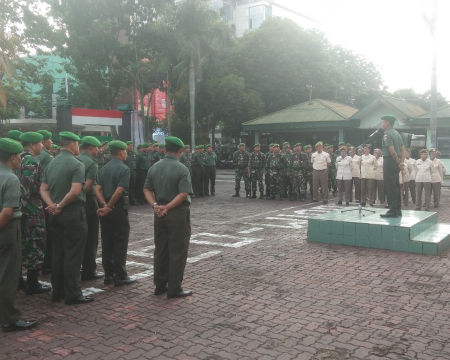 Upacara Bendera Awal Bulan, Dandim 0301/Pekanbaru Memberikan Pengarahan (JamDan) Kepada Personil Kodim dan PNS