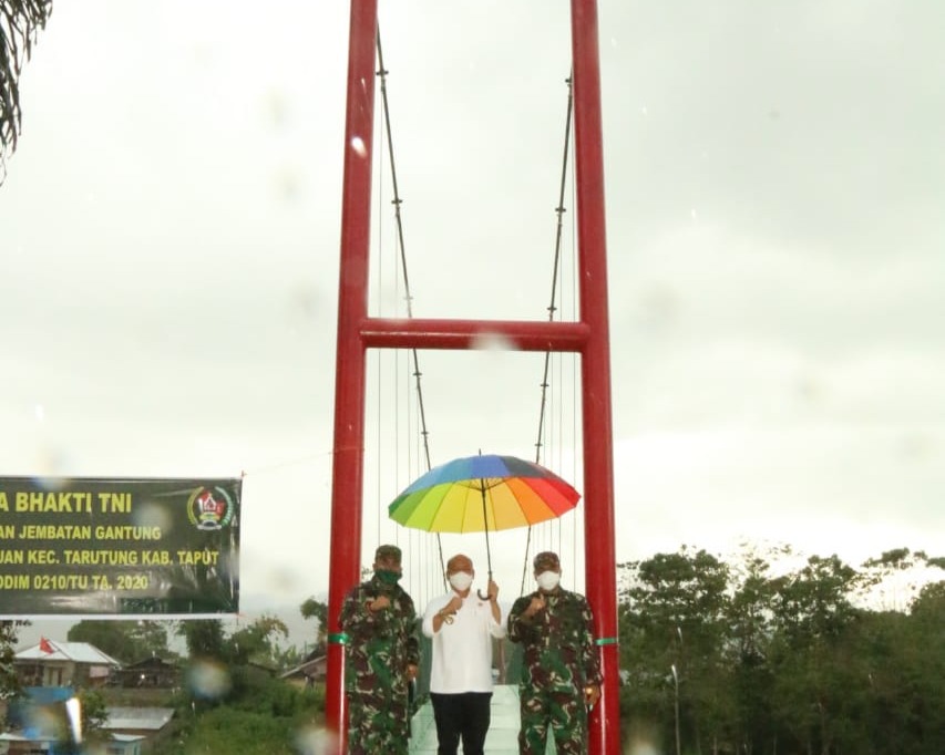 Bupati Taput: Ini Jembatan Strategis Yang Menghubungkan Dua Dusun Ke Lokasi Pertanian