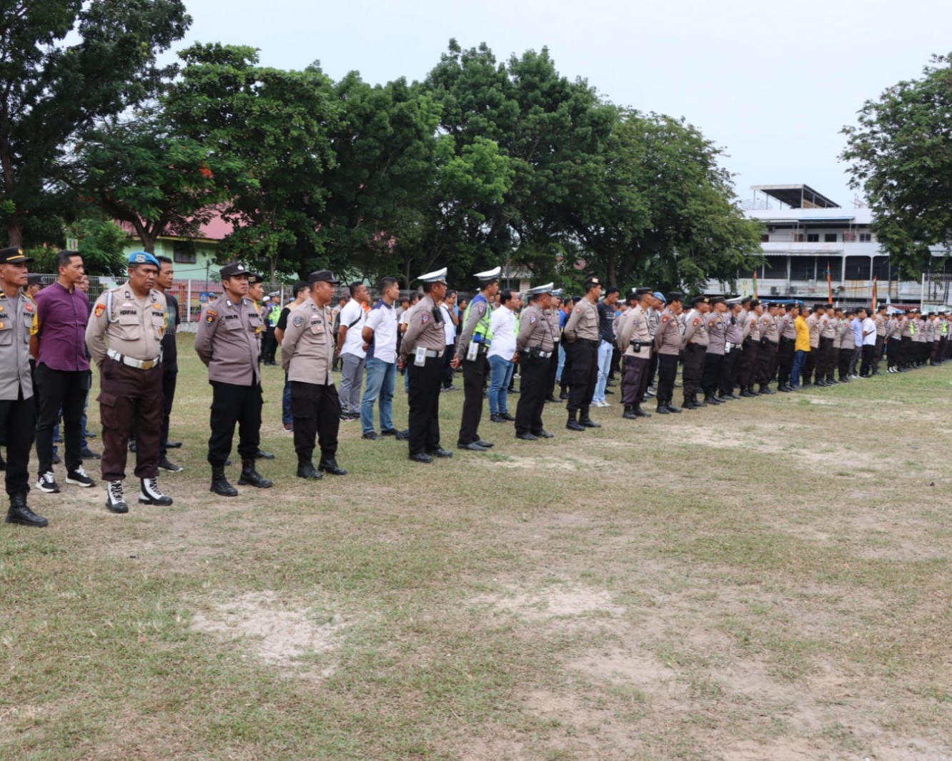 Kapolresta Pekanbaru Pimpin Apel Polisi RW di Lapangan Bukit Senapelan