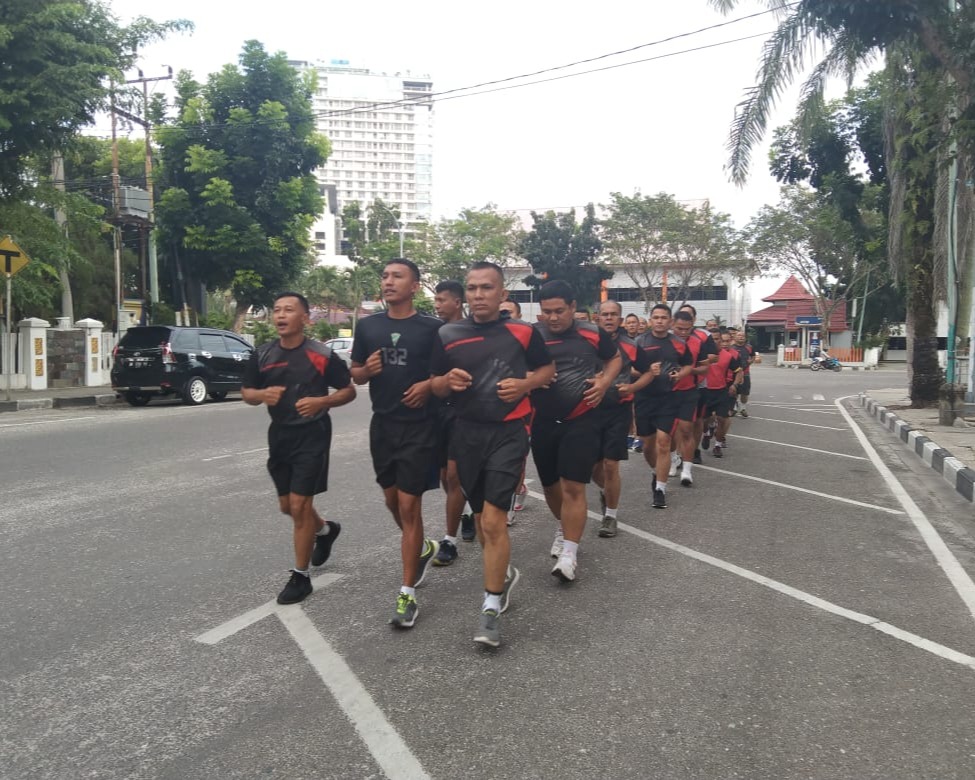 Di Awal Tahun 2021, Personil Kodim 0301/PBR Laksanakan Lari Pagi dan Senam