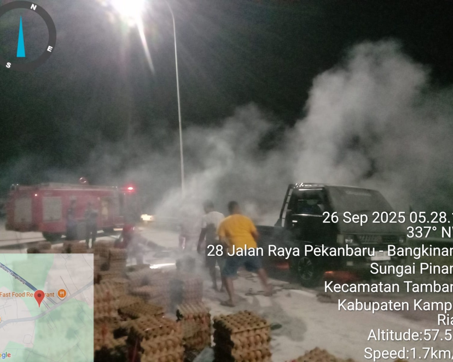 Sigap, PJR Ditlantas Polda Riau Amankan Kejadian Kebakaran Kendaraan Di KM 10 Jalan Tol Pekanbaru–Bangkinang